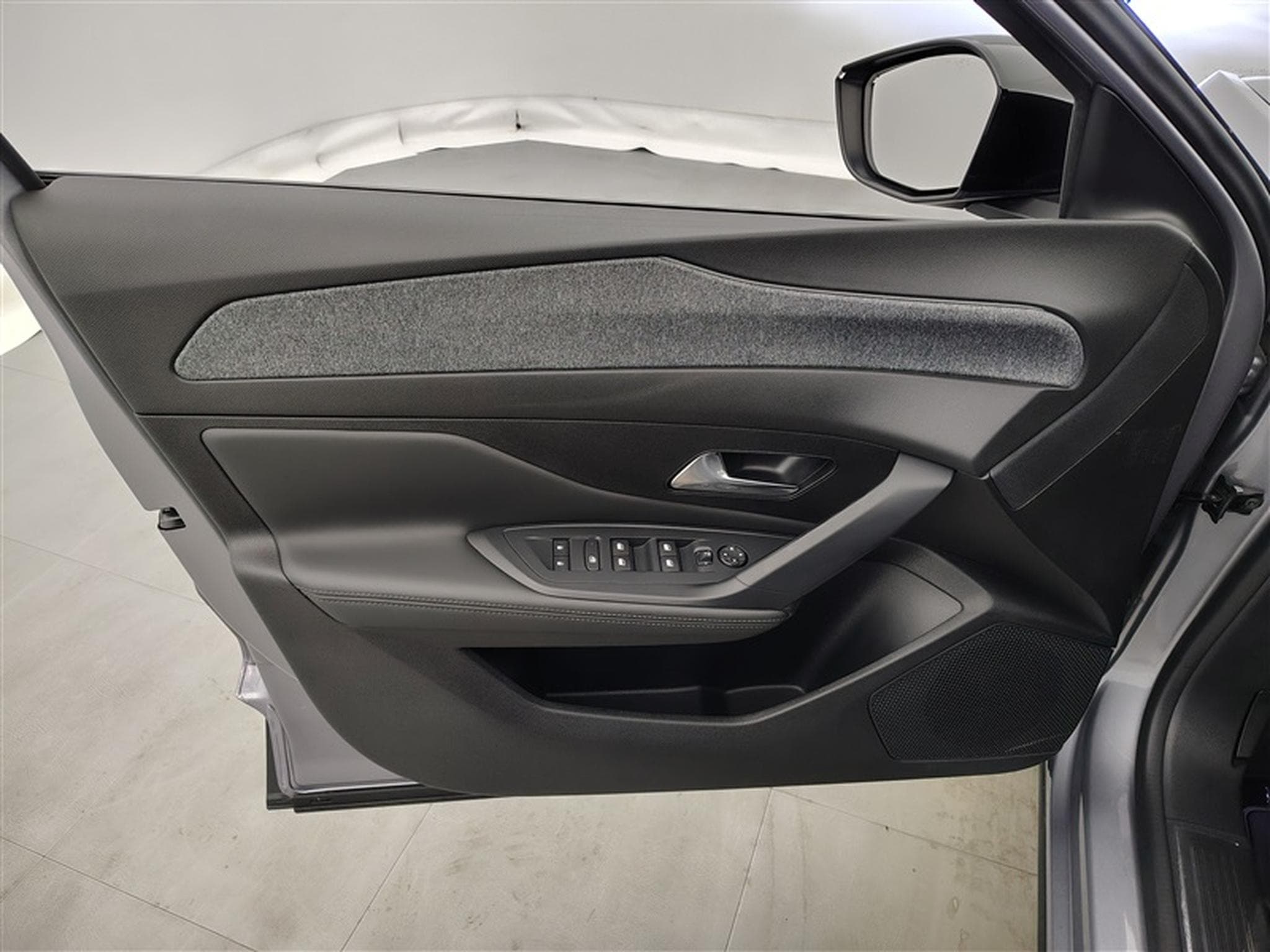 Peugeot 408 1.2 PureTech Allure e-DCS6 *NAVI/FULL LED/CAM360/JA17* (2024) - Photo 17