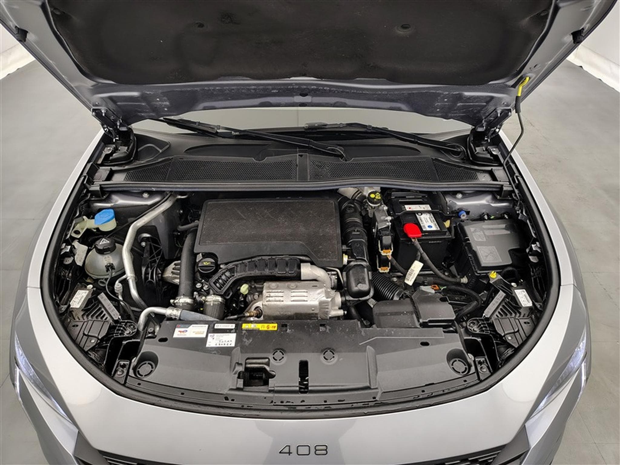 Peugeot 408 1.2 PureTech Allure e-DCS6 *NAVI/FULL LED/CAM360/JA17* (2024) - Photo 19