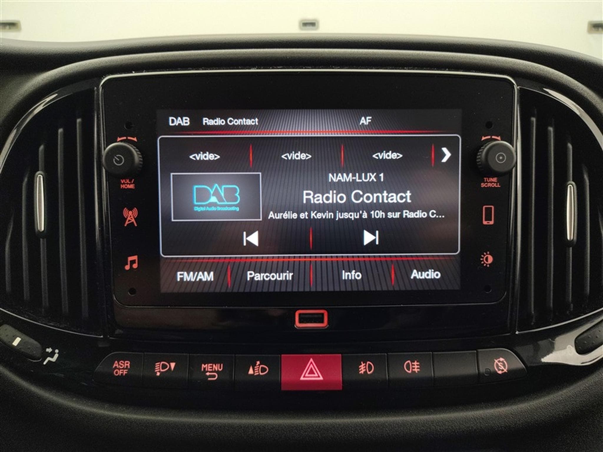 Fiat Doblo 1.6 MJET Cargo CLIM / CARPLAY (2023) - Photo 11