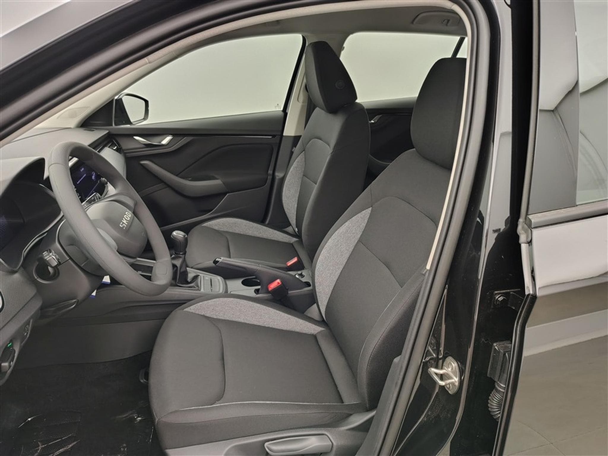 Skoda Scala 1.0 TSI 95cv Clever CARPLAY / FULL LED / PDC AR (2026) - Photo 7