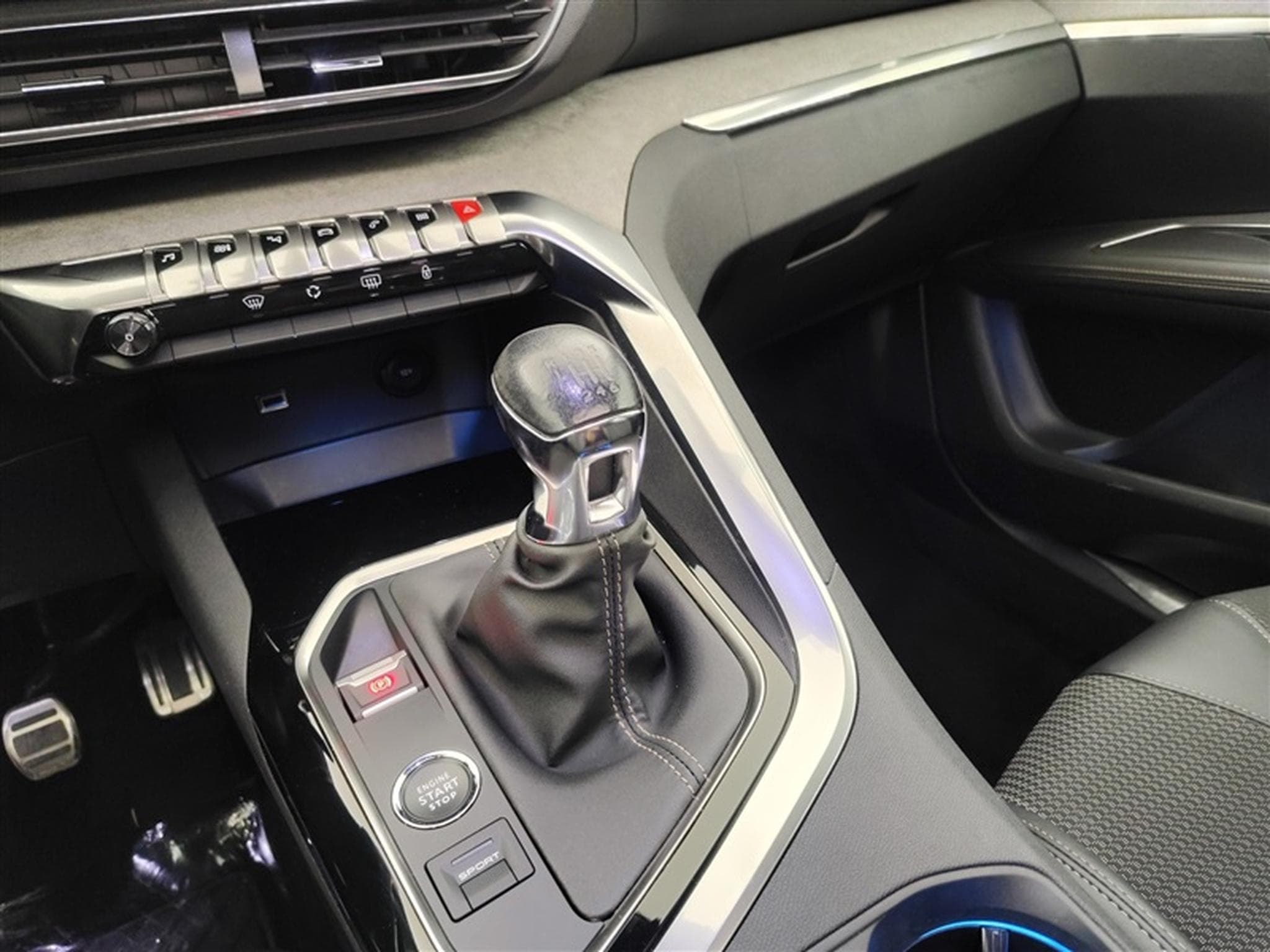Peugeot 3008 1.2 PureTech 130Cv GT S-CUIR / NAVI /TO PANO/FULL LED (2022) - Photo 13