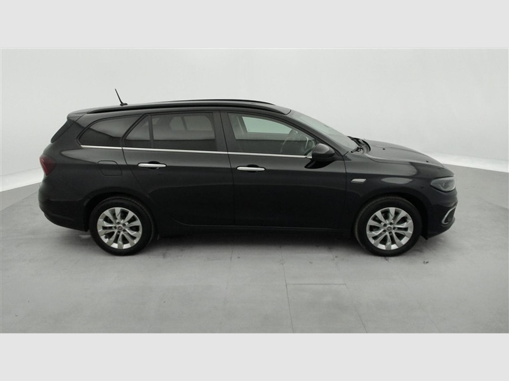 Fiat Tipo 1.6 MultiJet Lounge S&S (EU6d-TEMP) (2020) - Photo 24