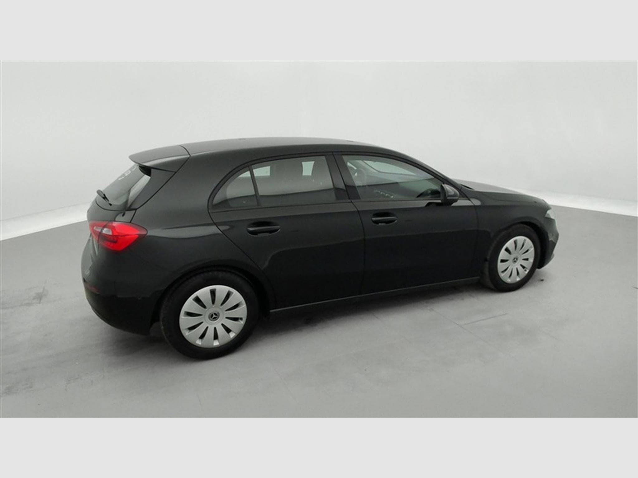 Mercedes A 160 A 160 Business NAVI/PDC AV AR (2022) - Photo 24