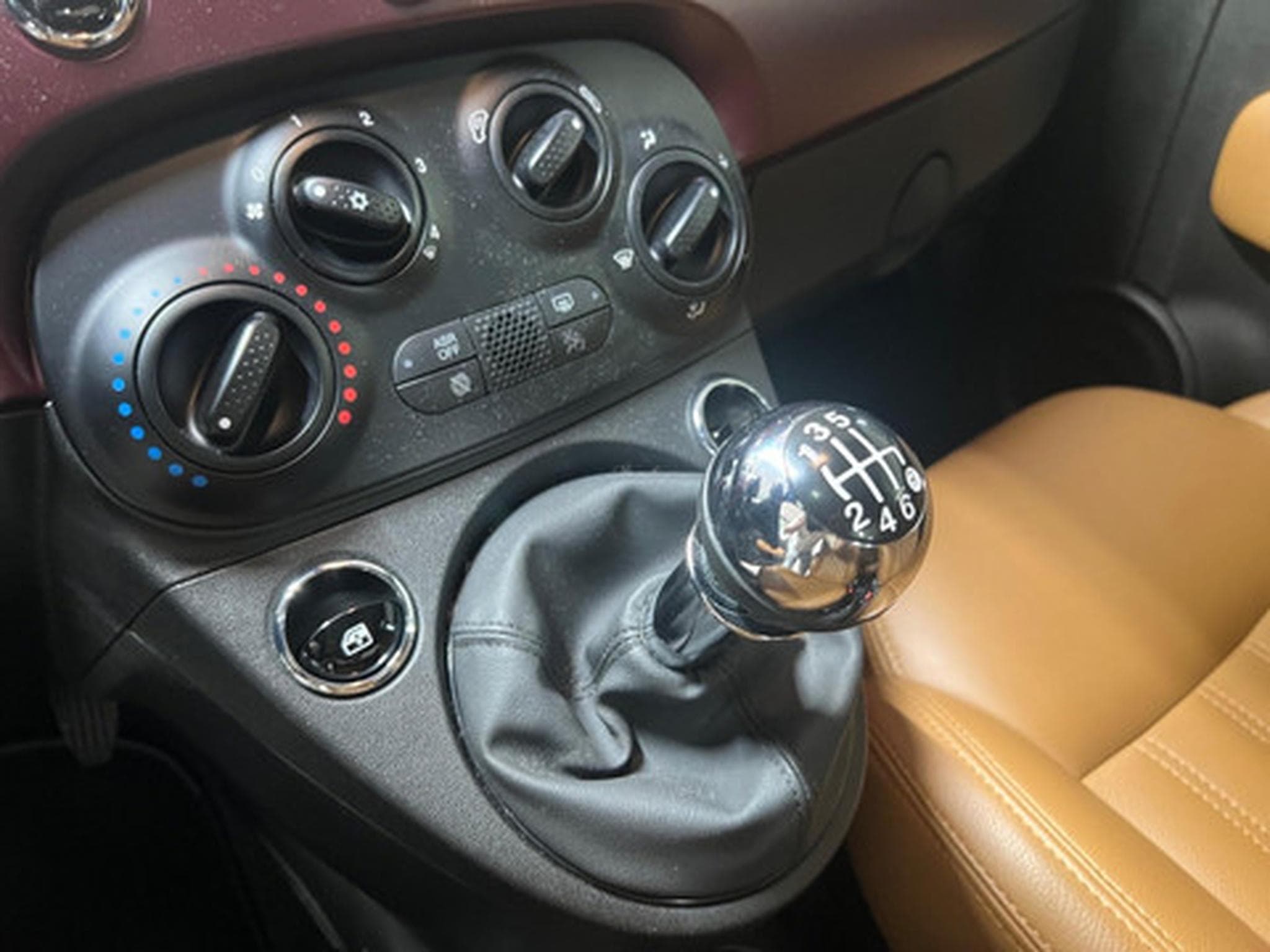 Fiat 500 1.0 Hybrid 70 Dolce Vita (2020) - Photo 19