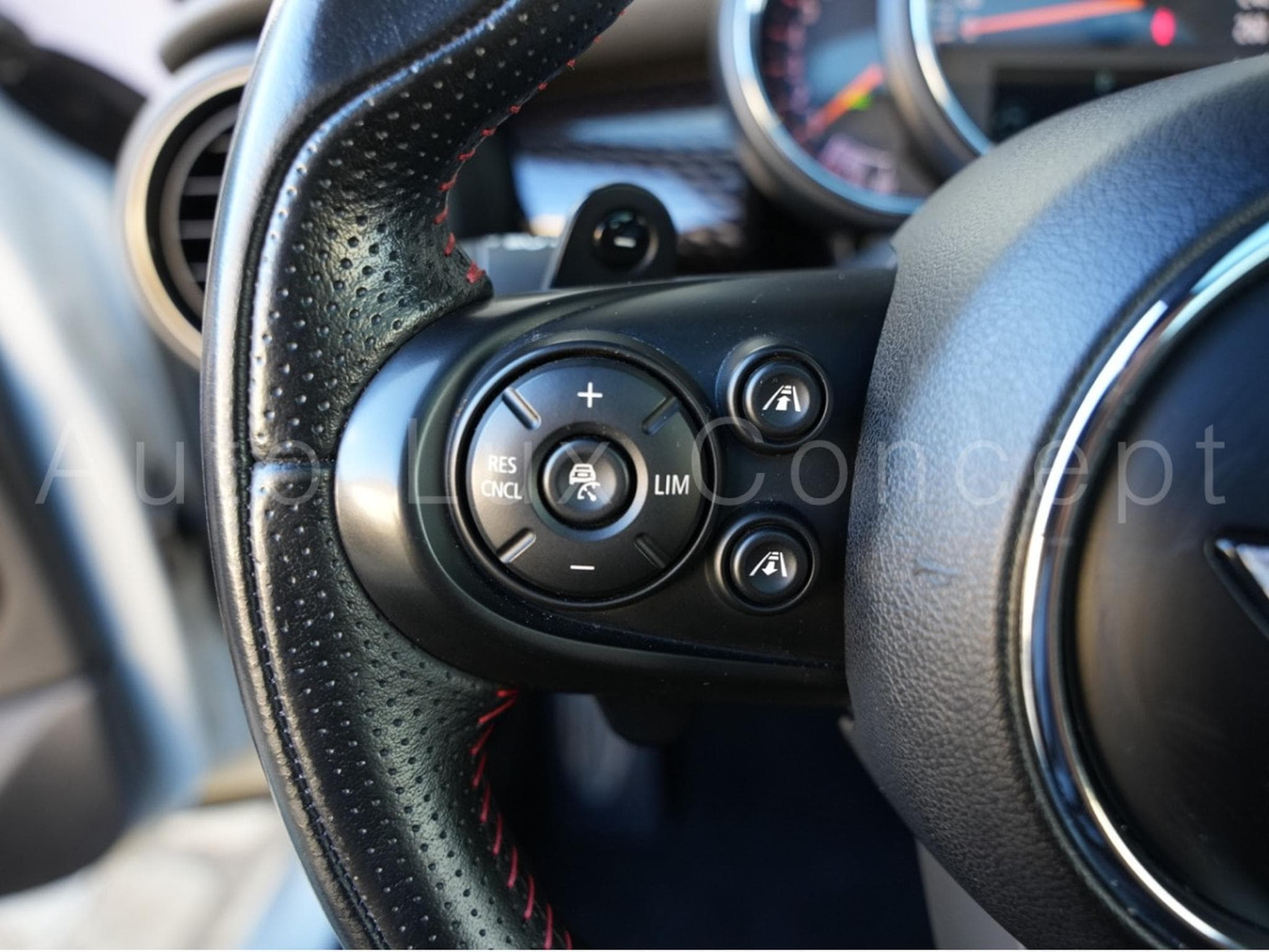 Mini Cooper S 5 portes (2016) - Photo 16