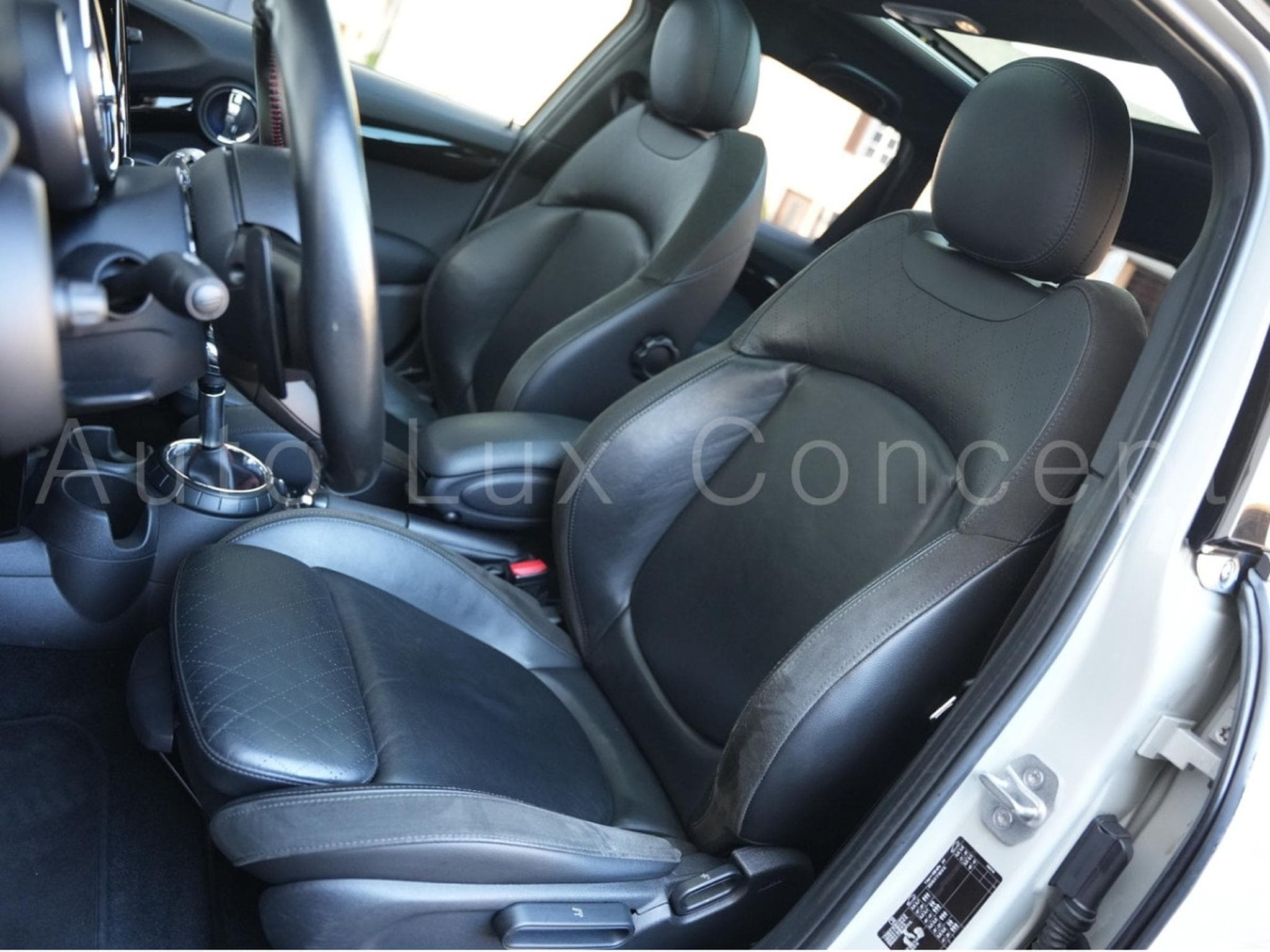 Mini Cooper S 5 portes (2016) - Photo 7