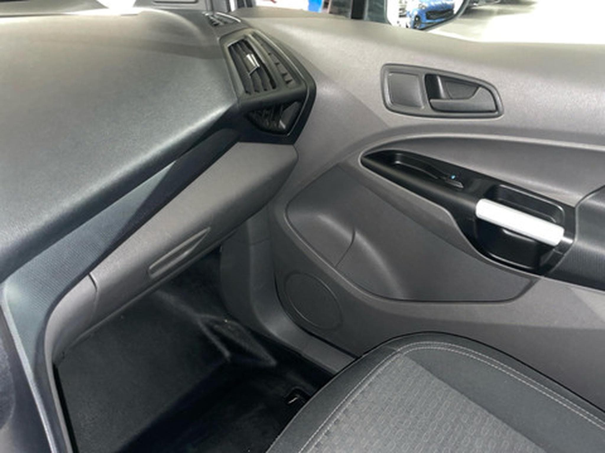 Ford Transit 1.0 EcoBoost 74kW L1 Trend (2024) - Foto 9