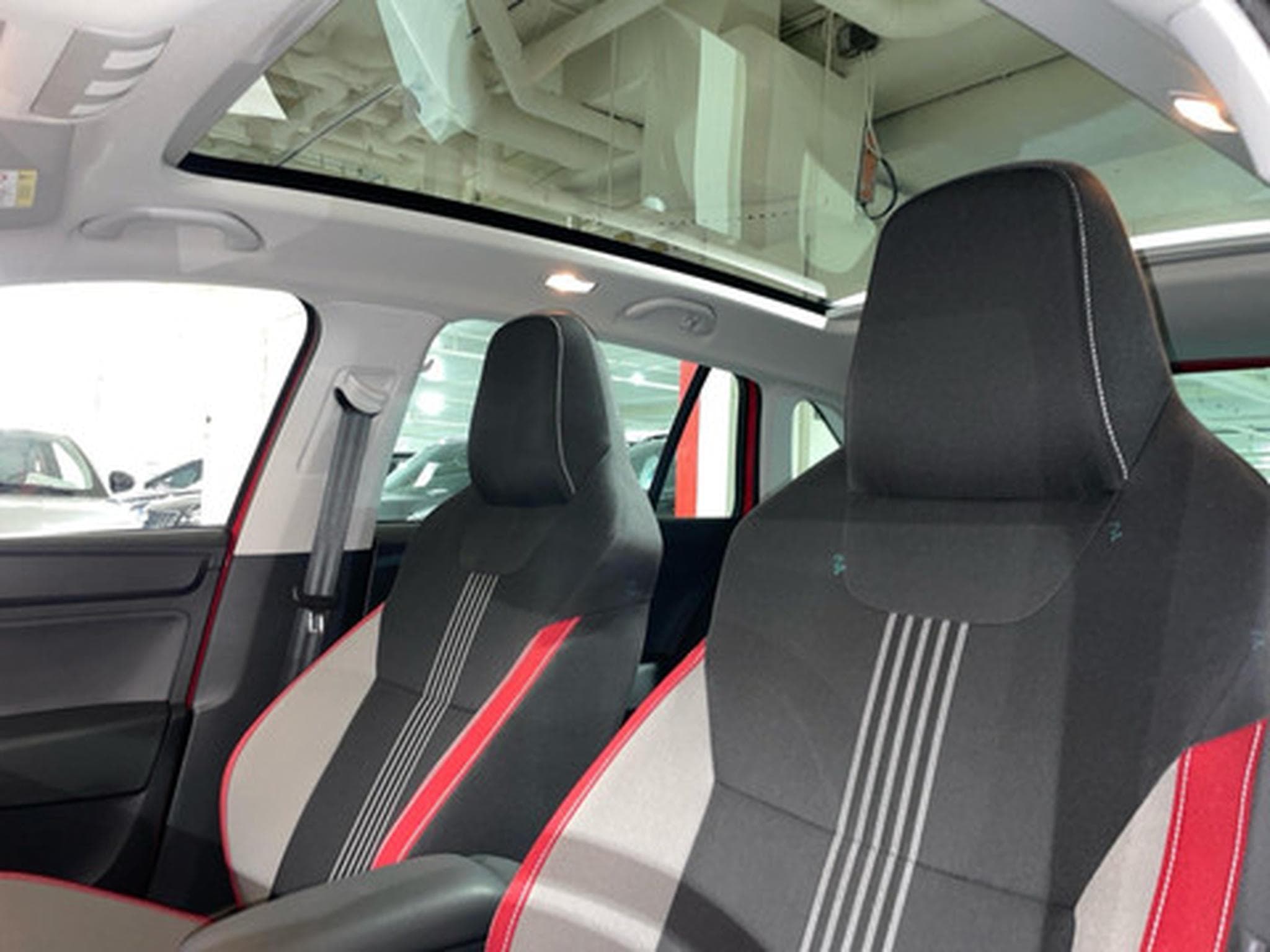 Skoda Rapid 1.6 TDI MONTE CARLO (2015) - Photo 13