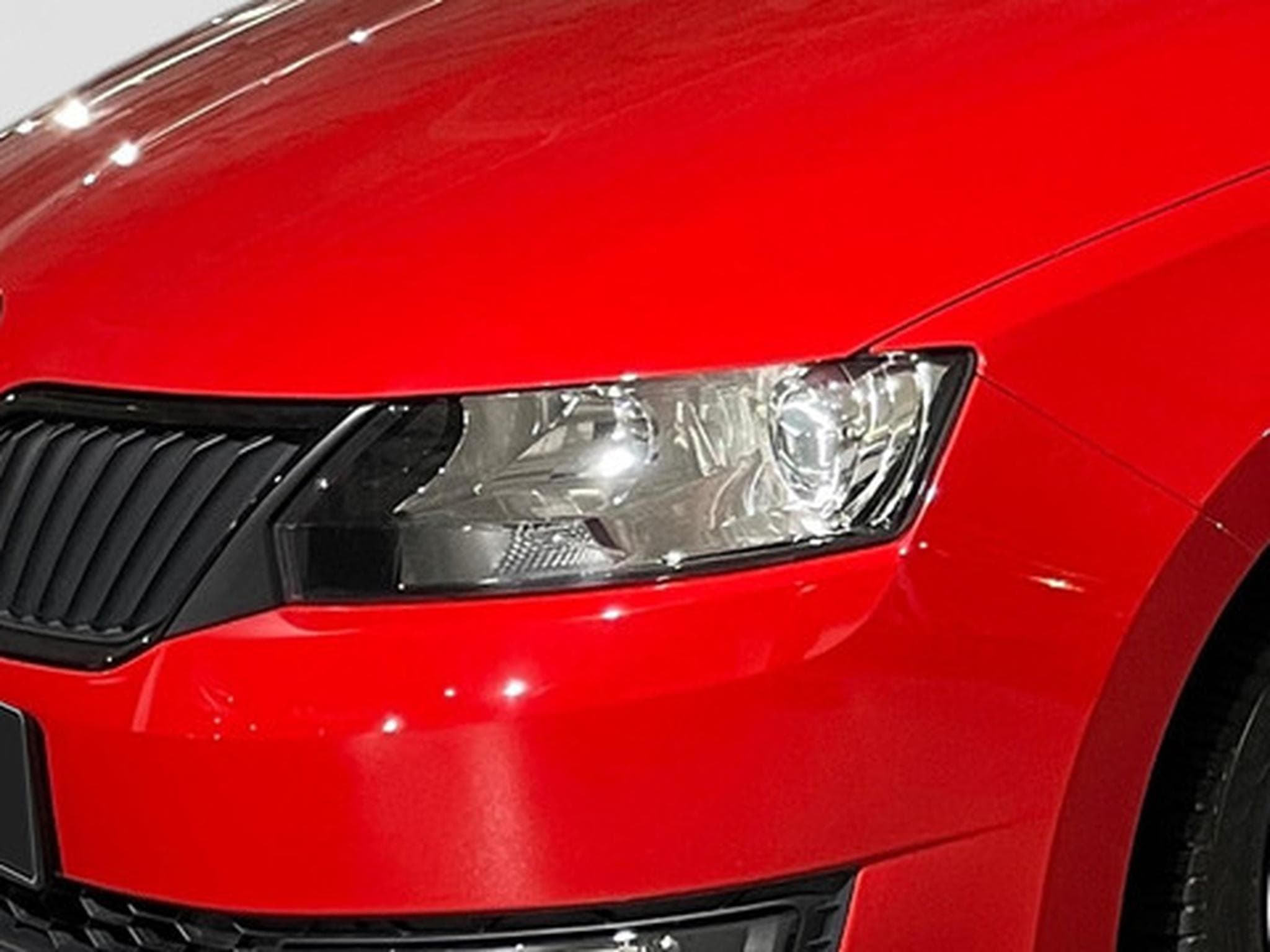 Skoda Rapid 1.6 TDI MONTE CARLO (2015) - Photo 23