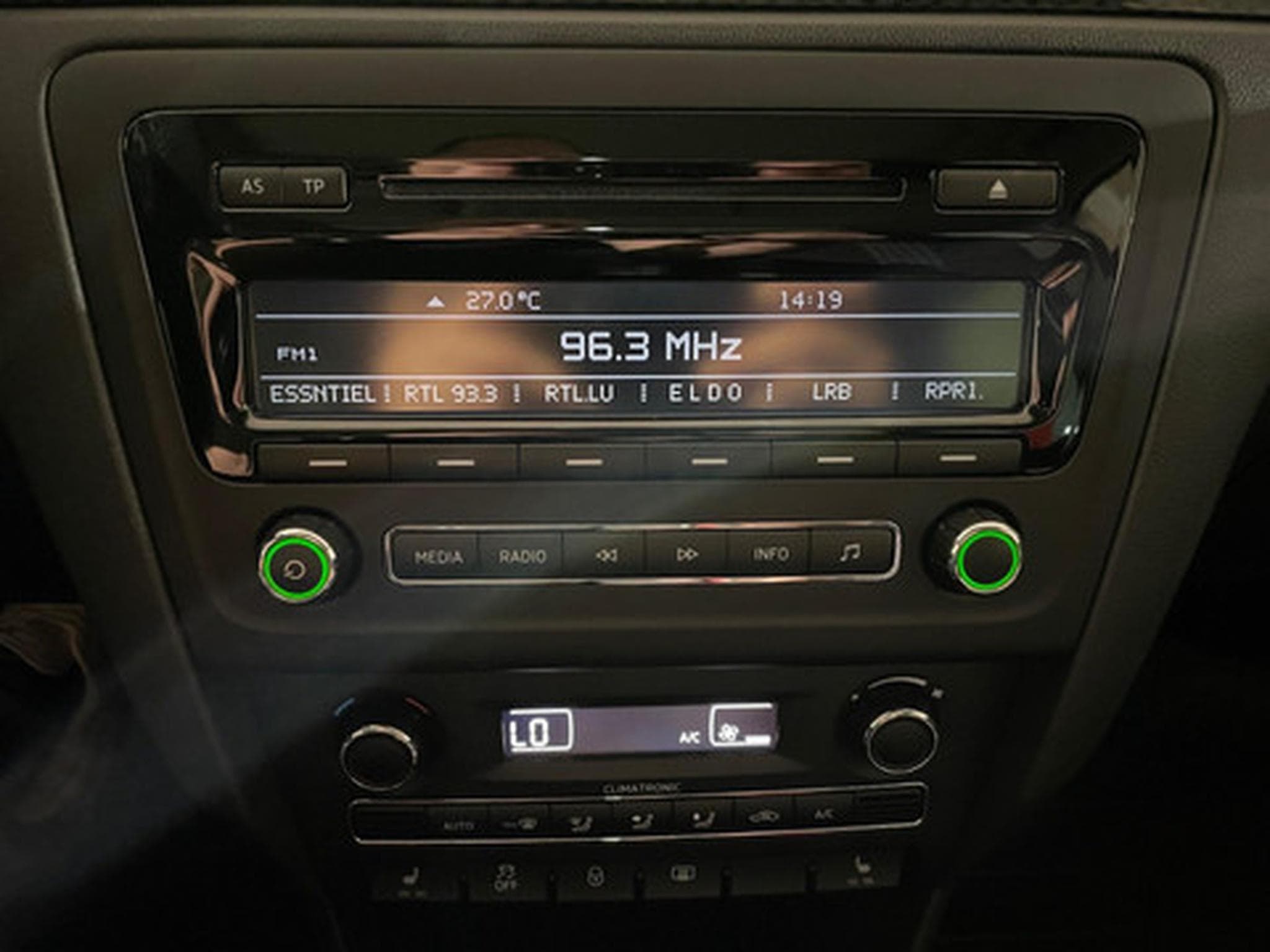 Skoda Rapid 1.6 TDI MONTE CARLO (2015) - Photo 3