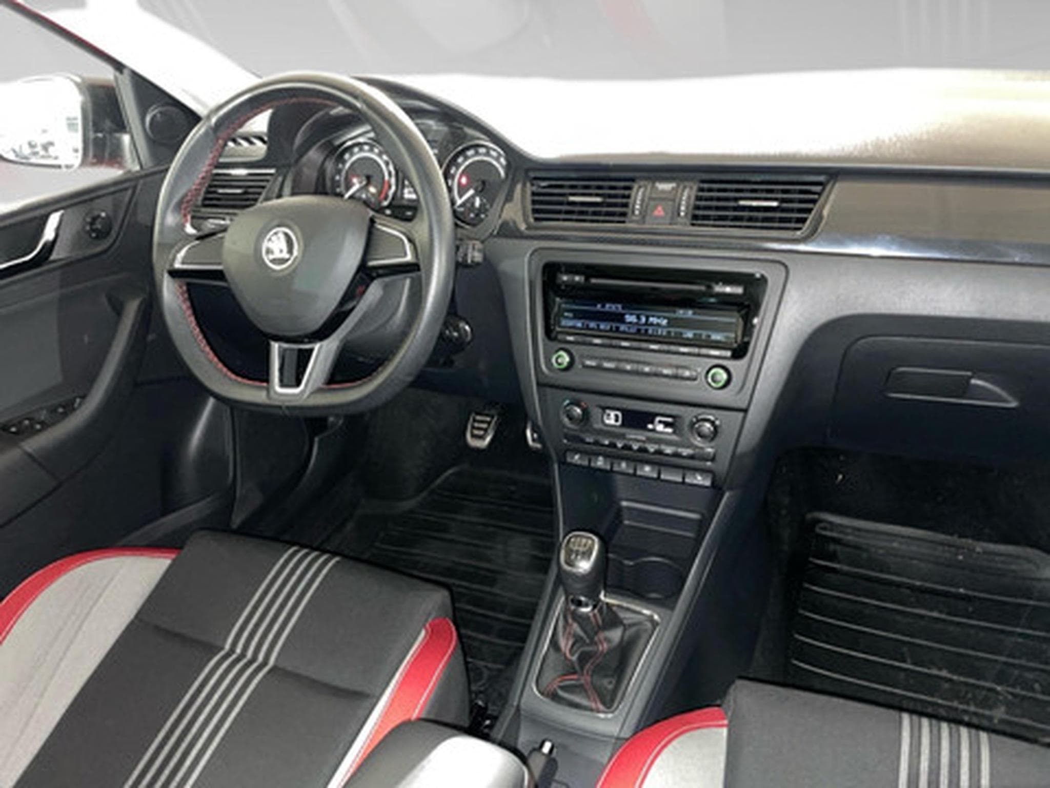 Skoda Rapid 1.6 TDI MONTE CARLO (2015) - Photo 7