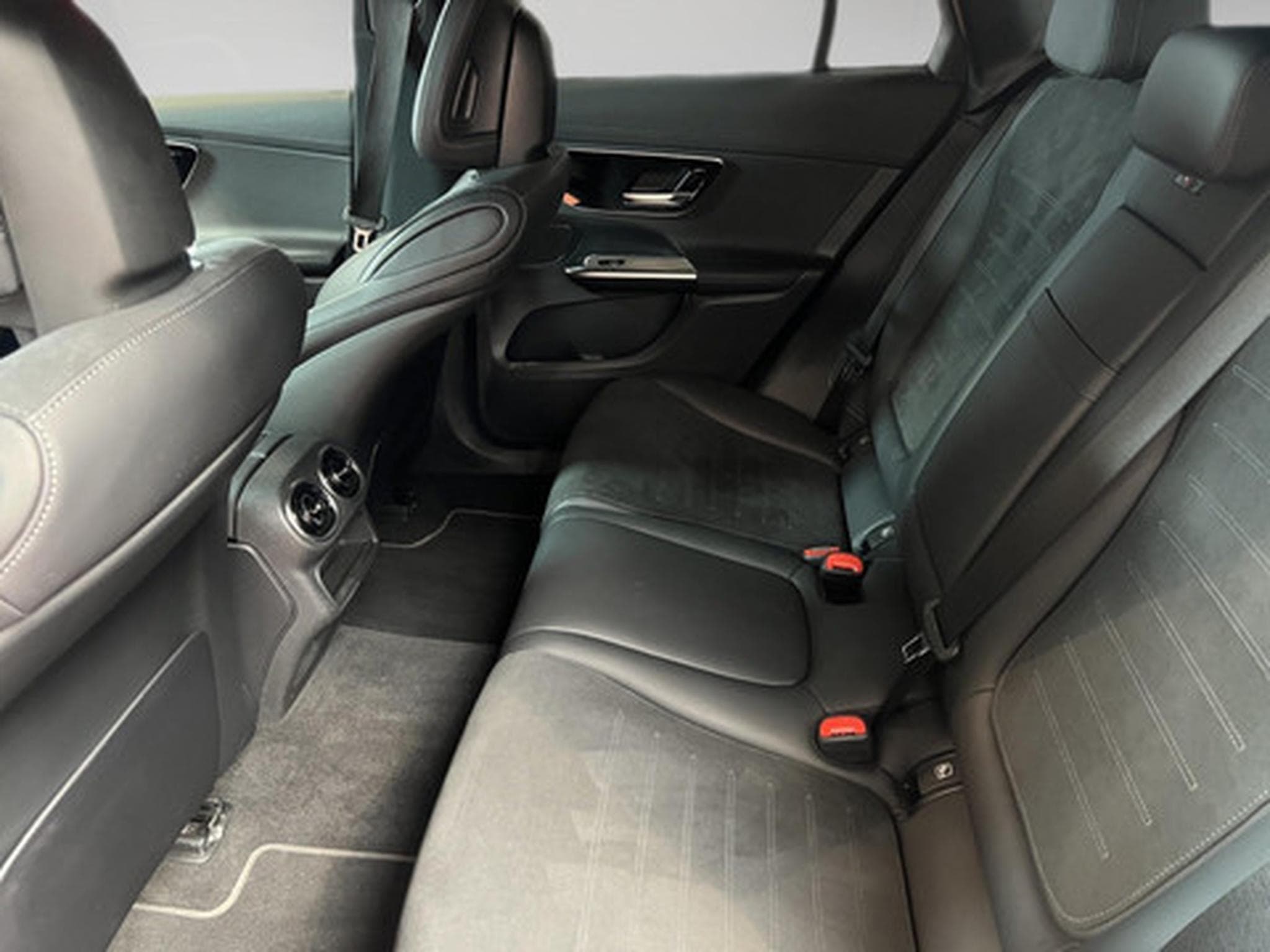 Mercedes GLC 300 2.0 d 4MATIC AMG Line (2025) - Photo 6