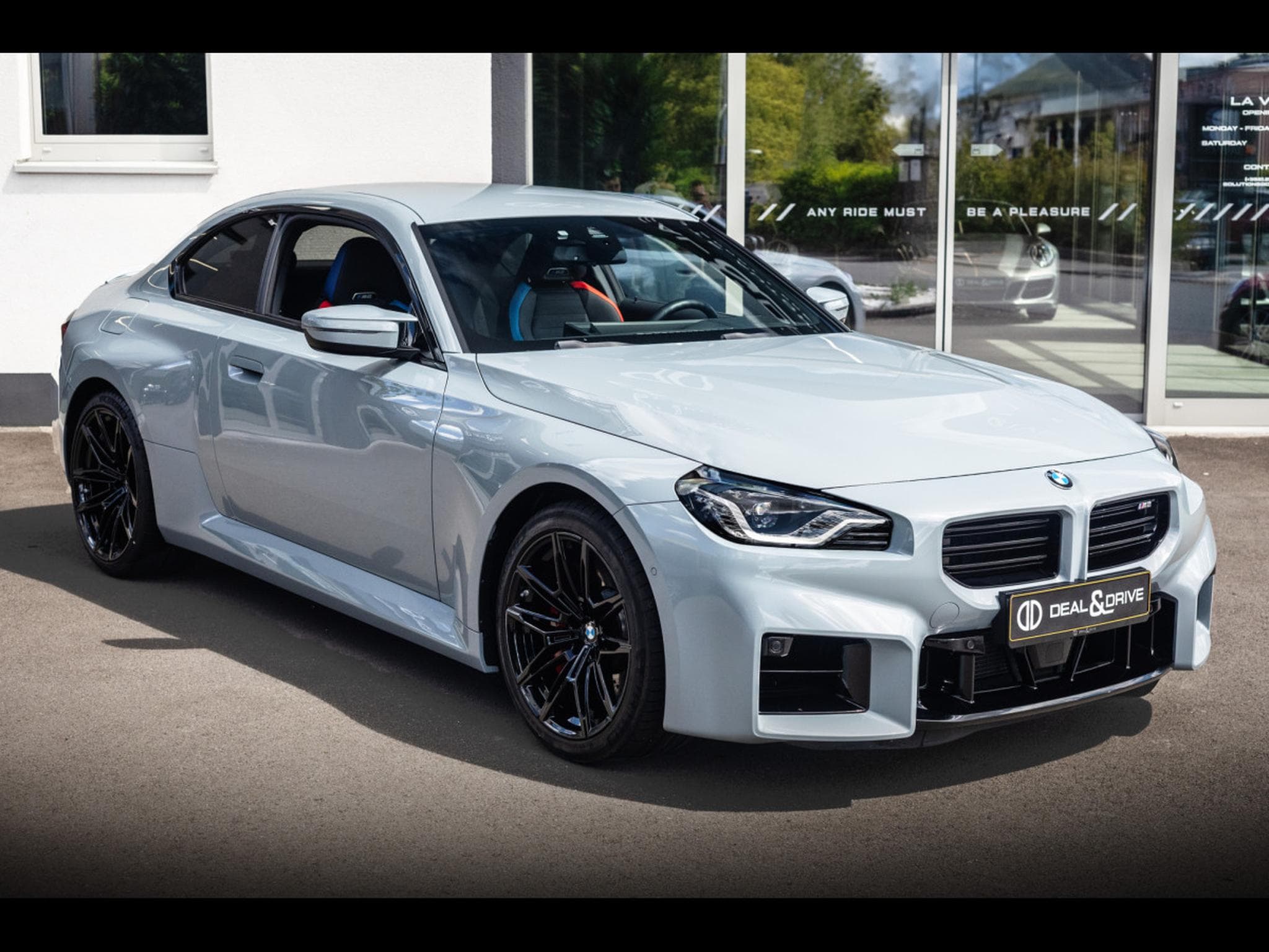 BMW M2 COUPE (G87) – BROOKLYN GRAU METALLIC (2024) - Foto 6
