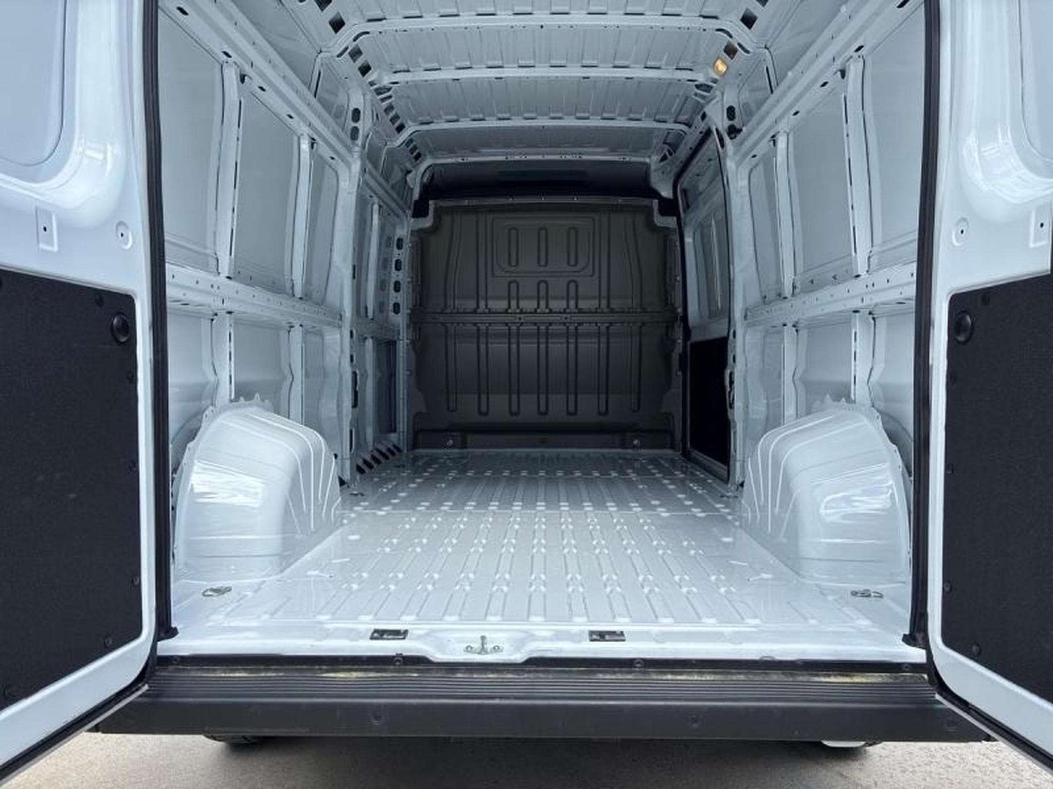 CITROEN Jumper L3H2 3.5 Maxi 140ch S&S (2025) - Photo 4