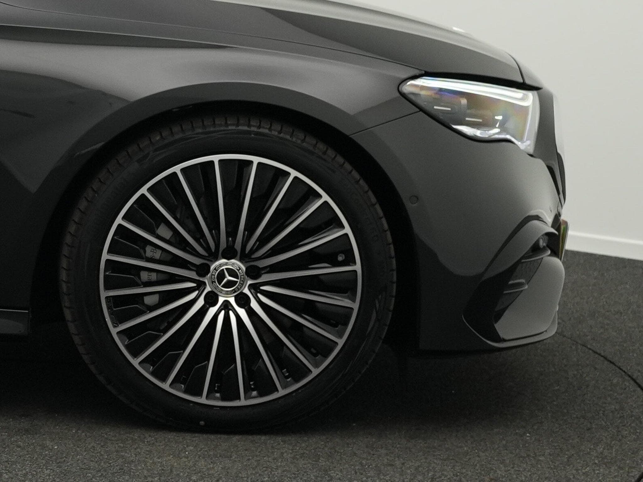 Mercedes E 220 d Limousine (2025) - Photo 8