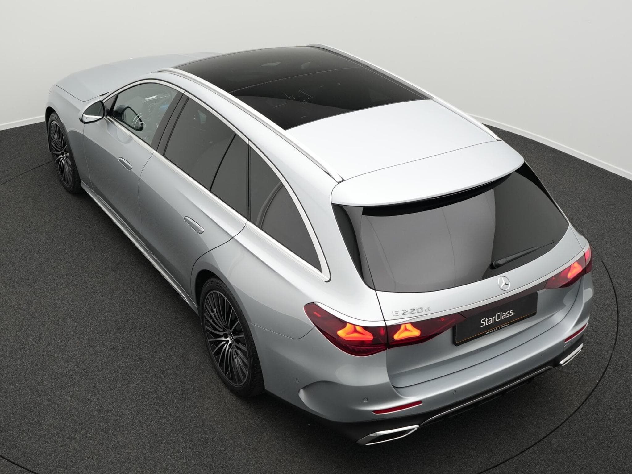 Mercedes E 220 d T-Modell (2025) - Photo 13