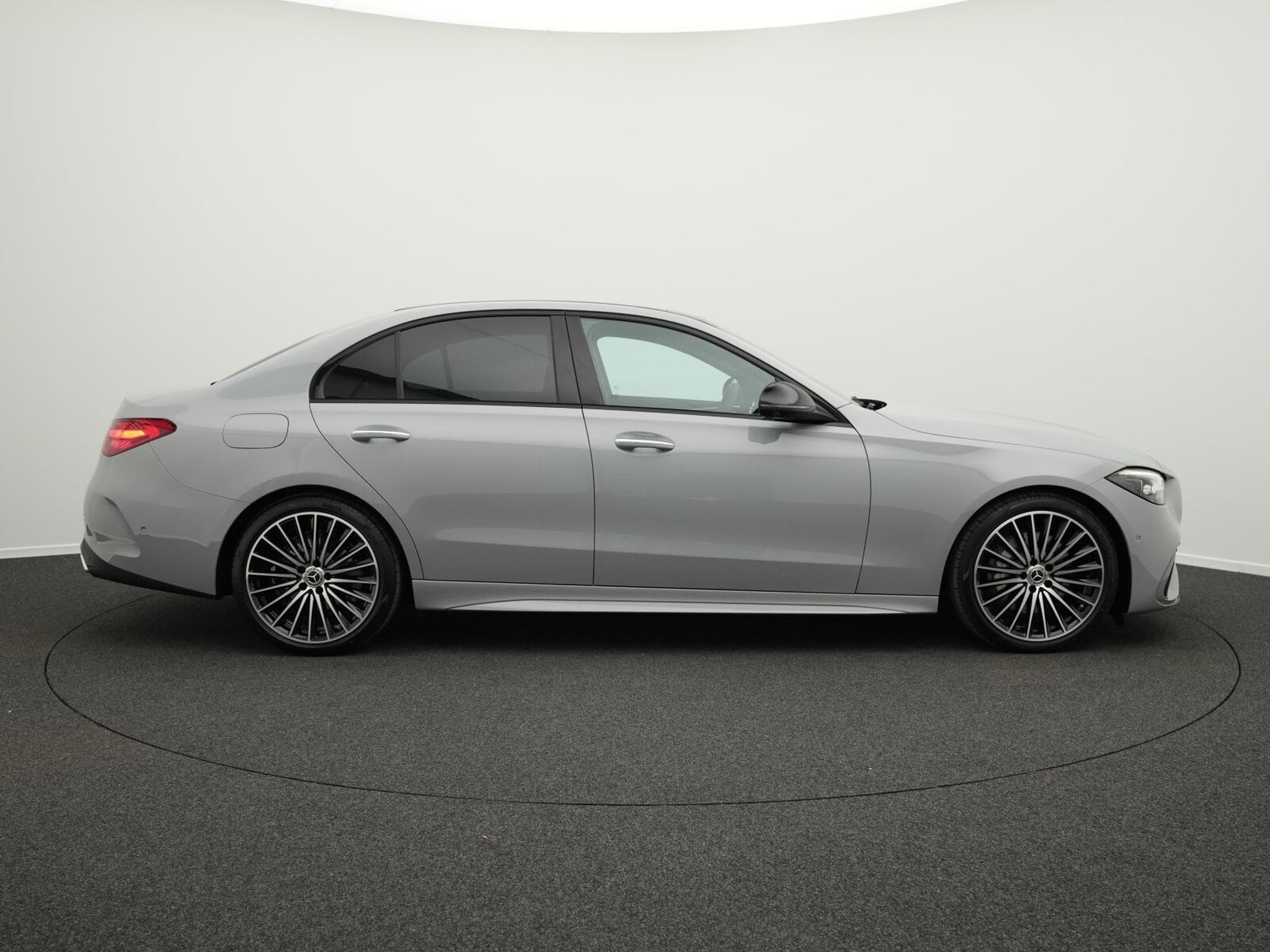 Mercedes C 200 d (2025) - Photo 5