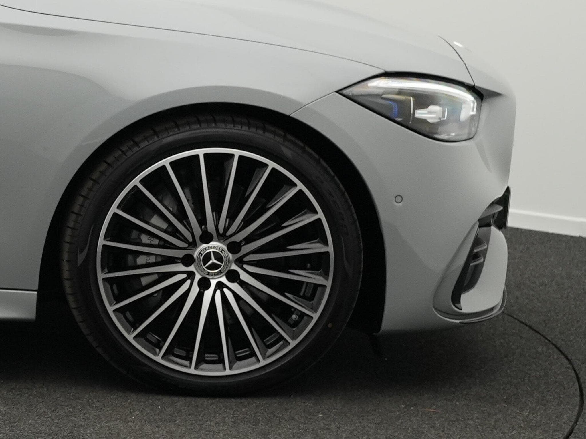 Mercedes C 200 d (2025) - Photo 8