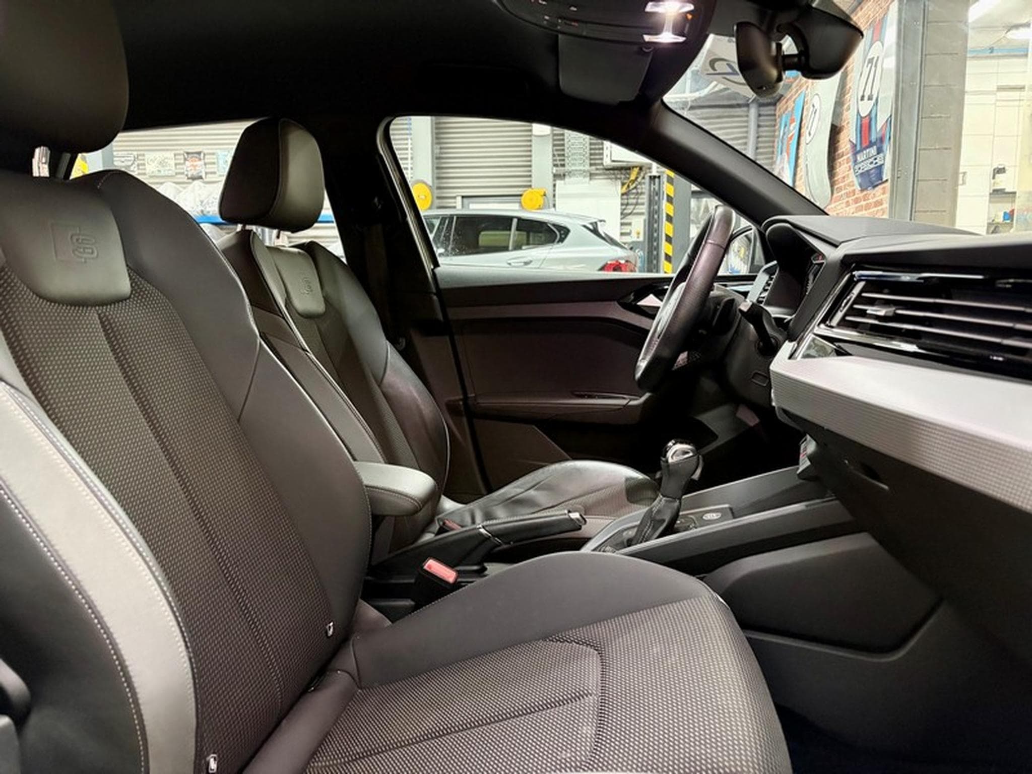 Audi A1 A1 40 TFSi 2.0 200cv Auto S-LINE Navig/SiègCh/ClimaA (2019) - Photo 8