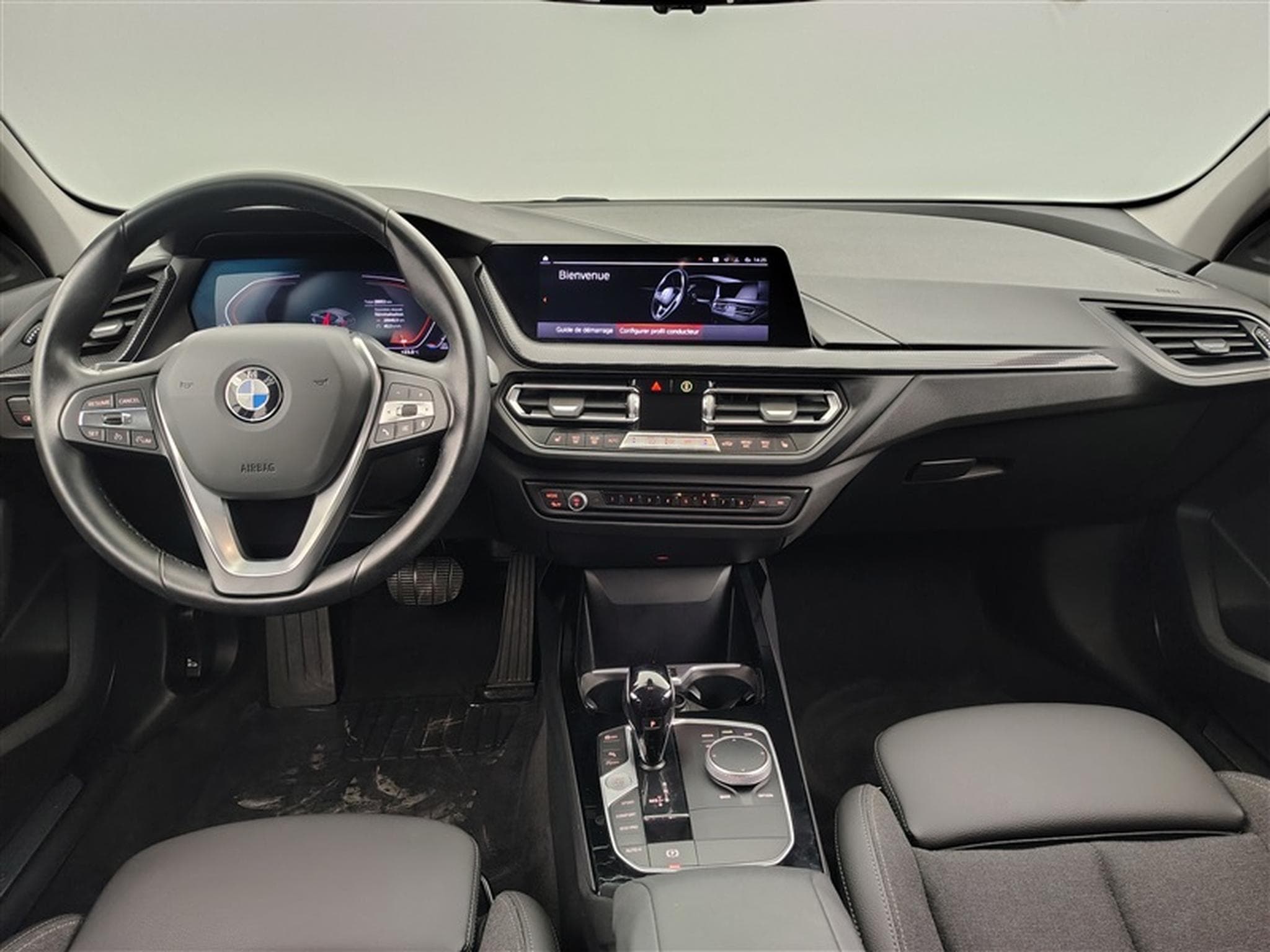 BMW 116 i (2023) - Photo 8