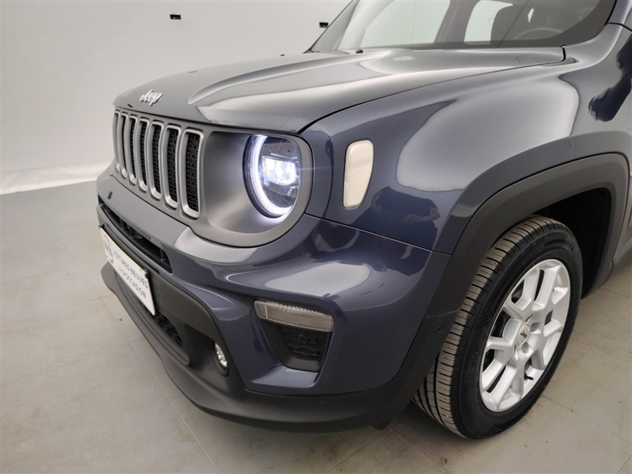Jeep Renegade 1.5 T4 MHEV Altitude DCT (EU6.4) (2023) - Photo 16