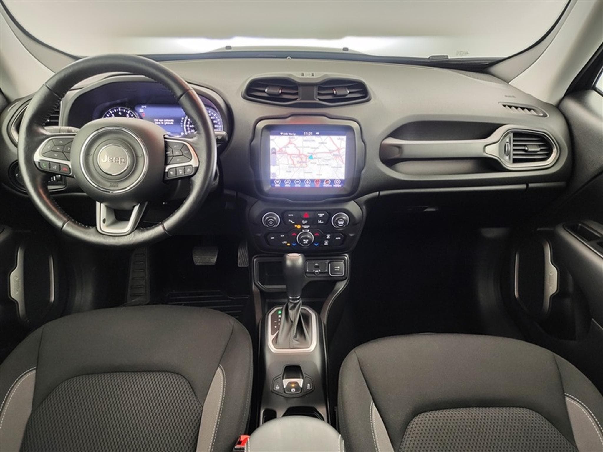 Jeep Renegade 1.5 T4 MHEV Altitude DCT (EU6.4) (2023) - Photo 8