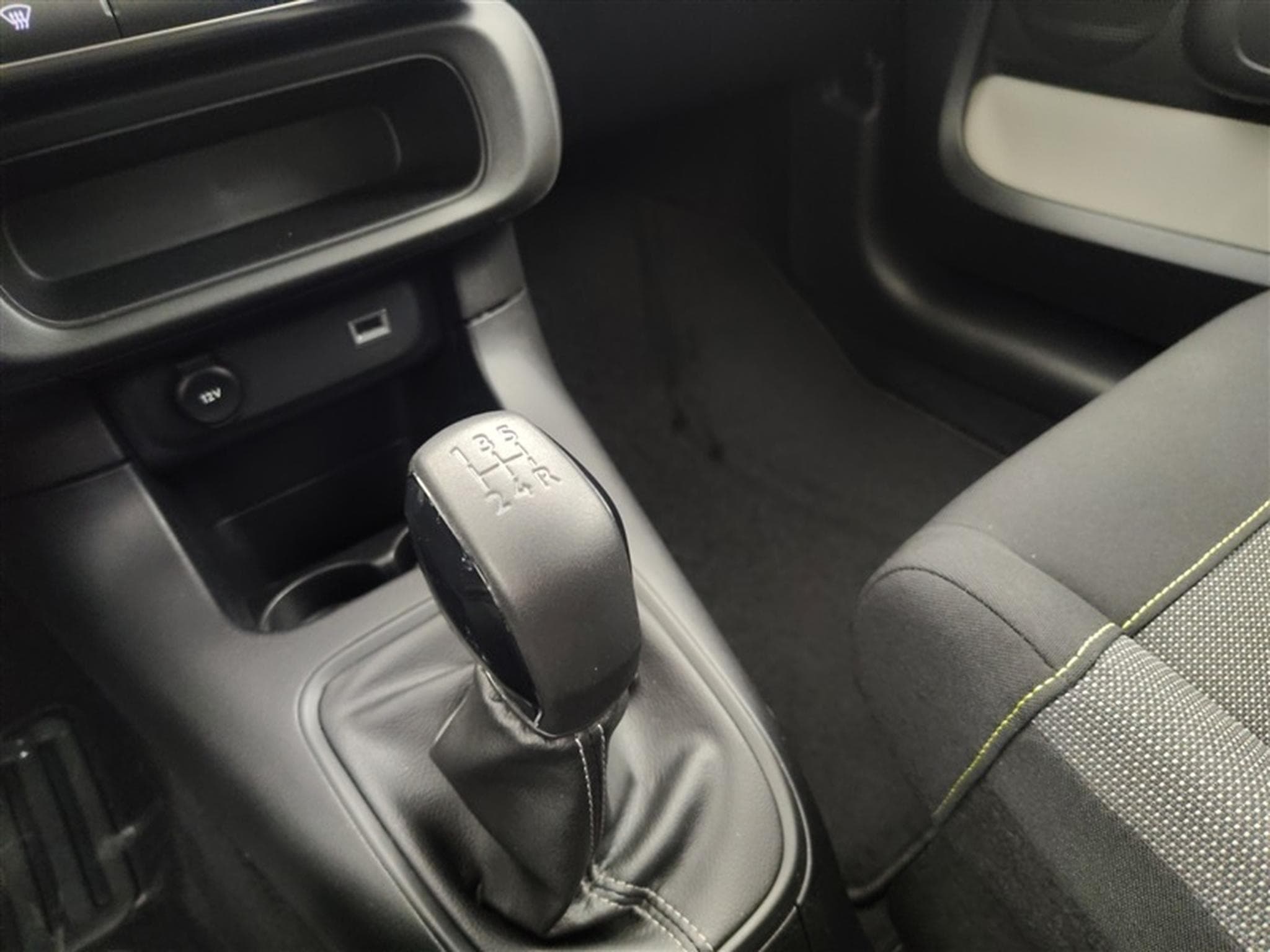 Citroen C3 1.2i PureTech Highlight S&S (EU6.2) (2020) - Photo 13