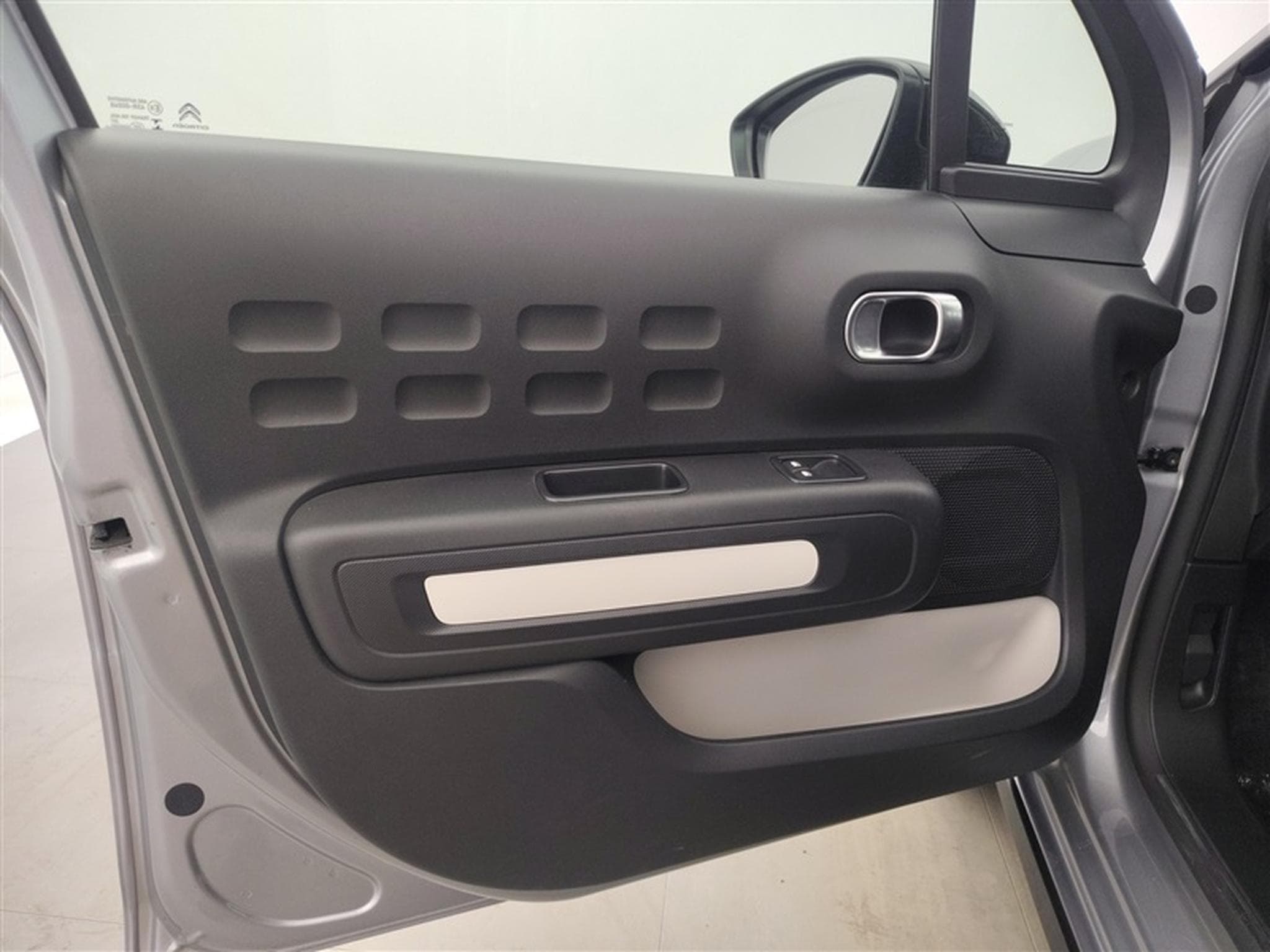 Citroen C3 1.2i PureTech Highlight S&S (EU6.2) (2020) - Photo 17