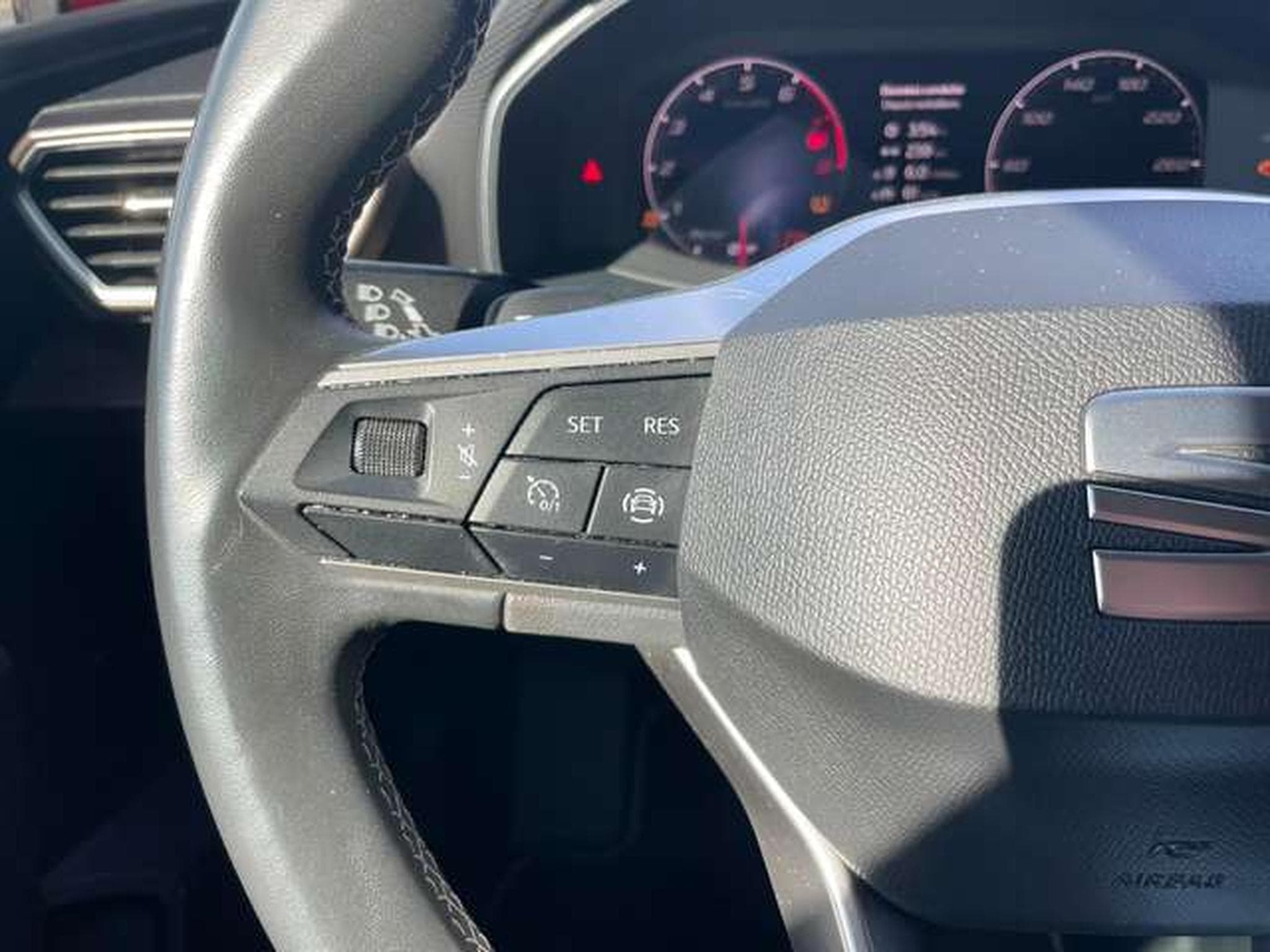 SEAT Leon Sportstourer Xcellence 1.5 GARANTIE JUSQU'A 3 ANS (2022) - Photo 15