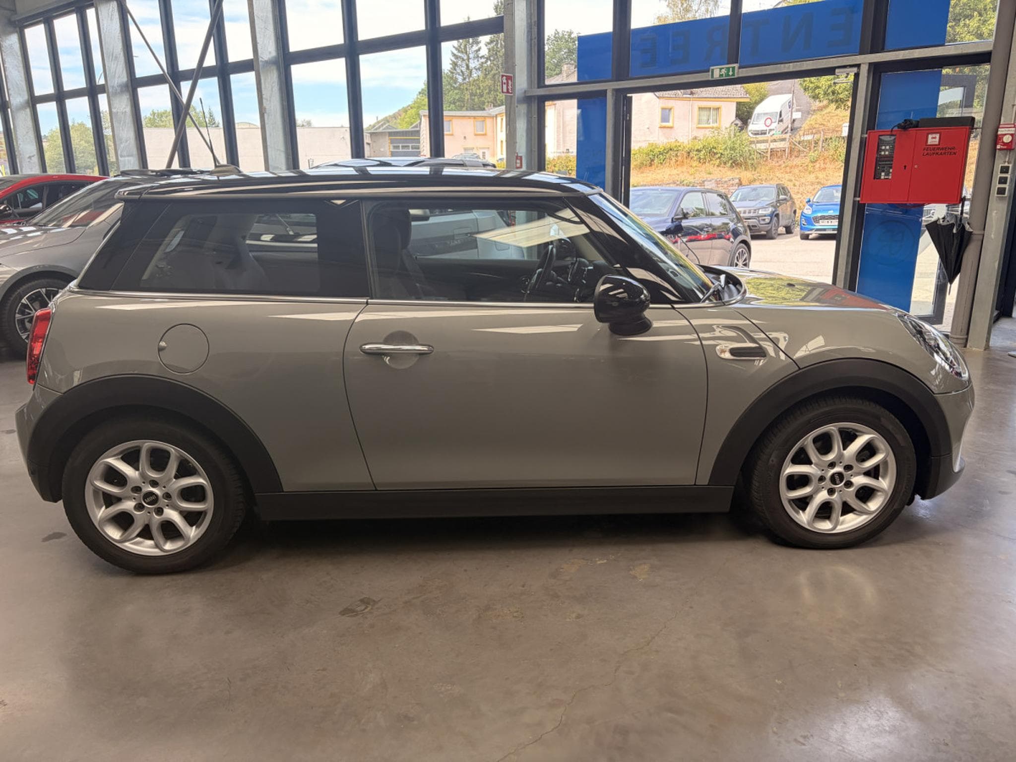 Mini Cooper 1.5 Essence 136HP (2019) - Foto 2