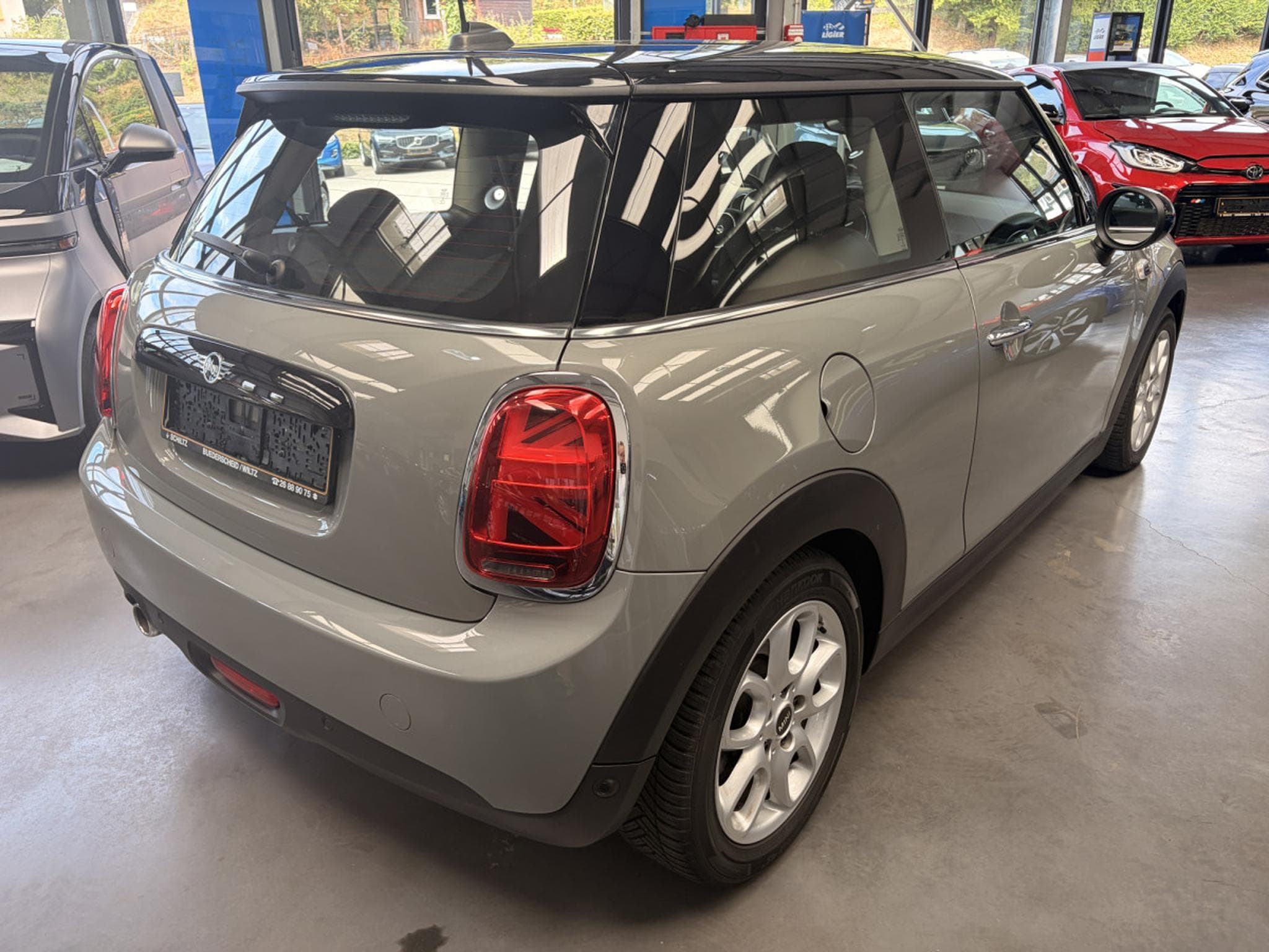 Mini Cooper 1.5 Essence 136HP (2019) - Foto 3