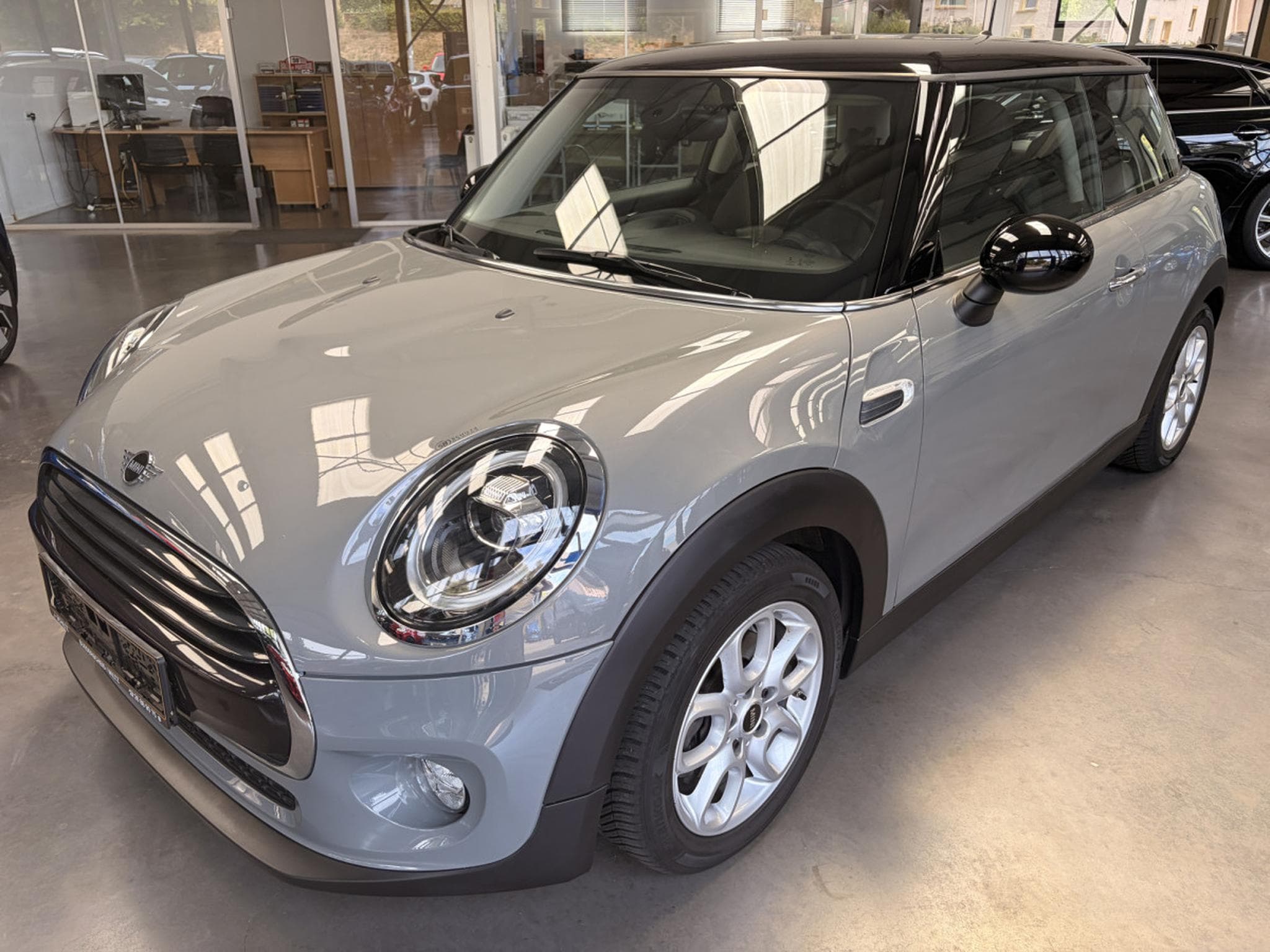 Mini Cooper 1.5 Essence 136HP (2019) - Foto 6