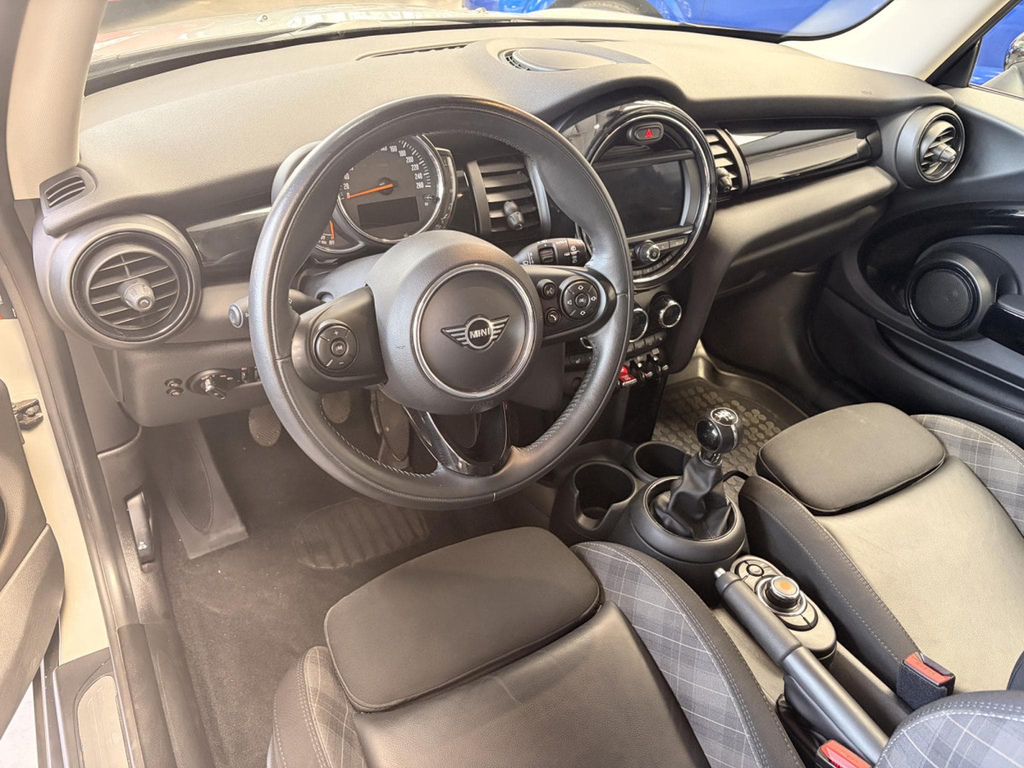 Mini Cooper 1.5 Essence 136HP (2019) - Foto 8
