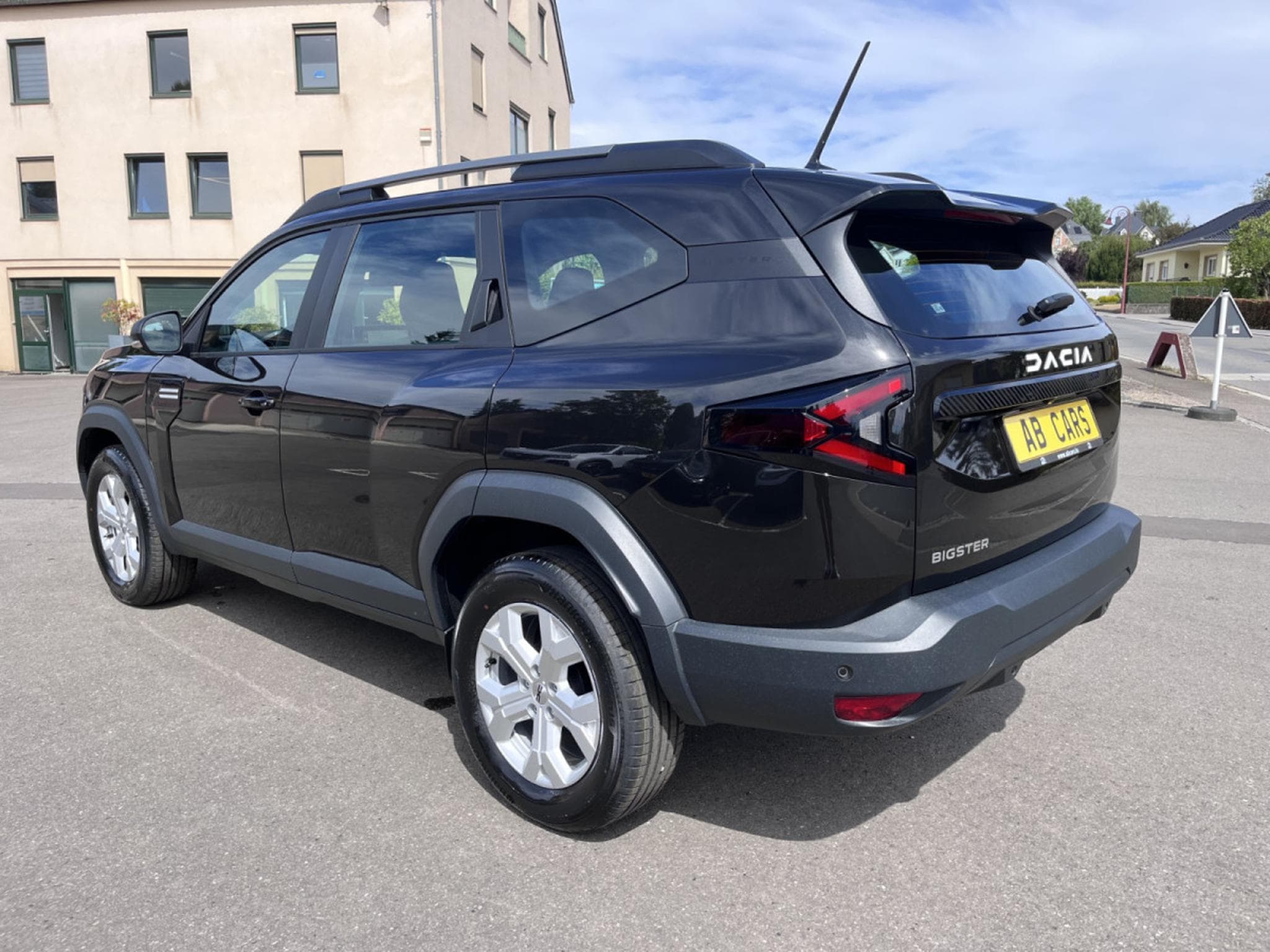 Dacia Bigster 1.2 Mild Hybrid 140 Essential (2026) - Foto 8