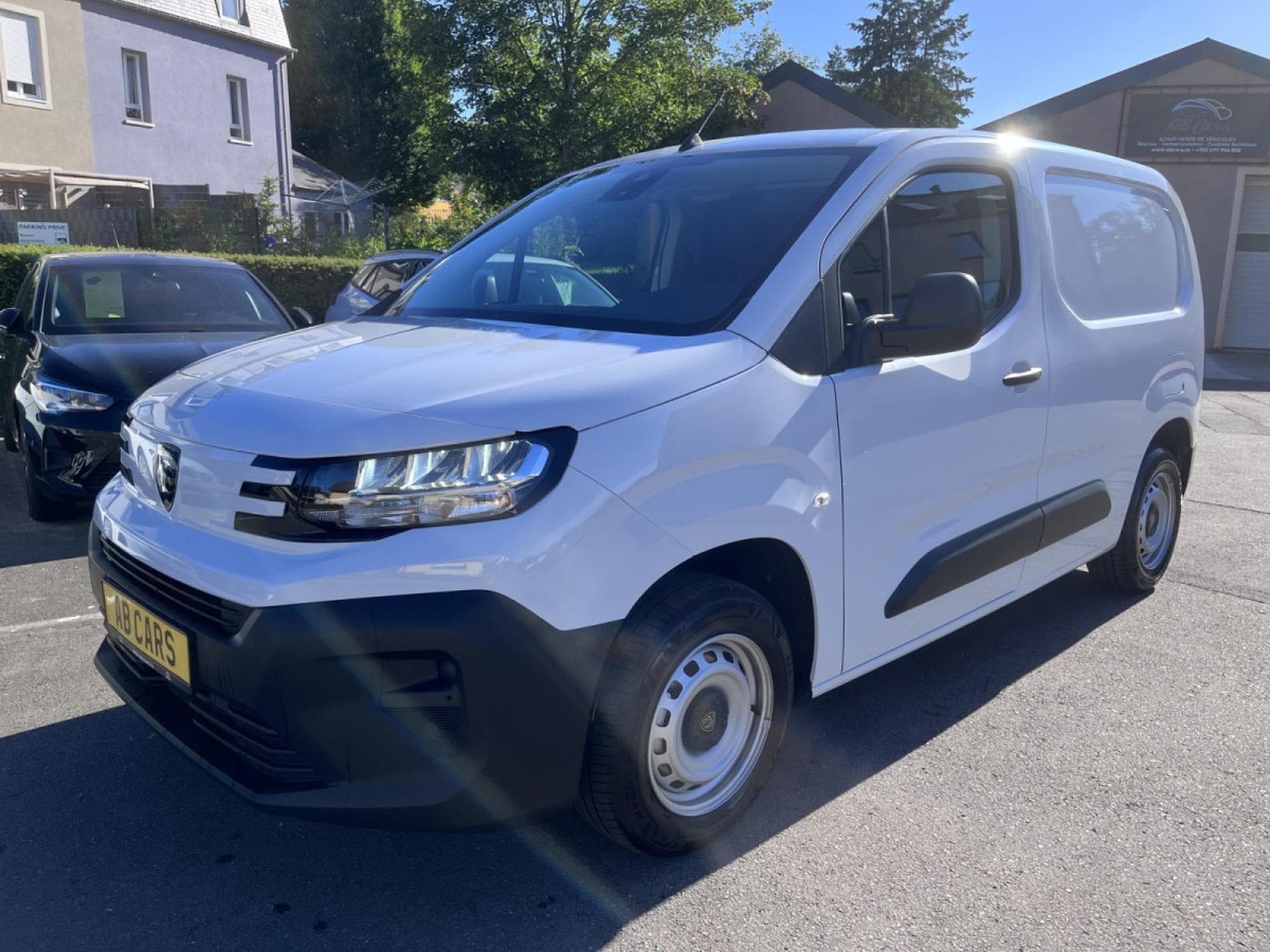 Peugeot Partner 1.5 BlueHdi 100cv Clim - PDC AR - Car Play -  !!! NEUF !!! (2026) - Foto 17