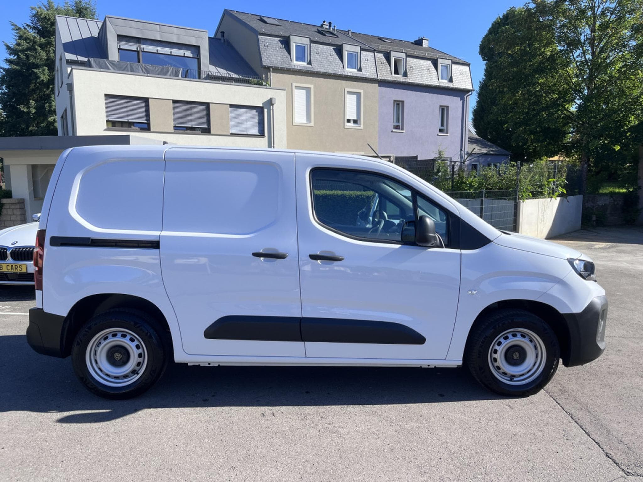 Peugeot Partner 1.5 BlueHdi 100cv Clim - PDC AR - Car Play -  !!! NEUF !!! (2026) - Foto 4