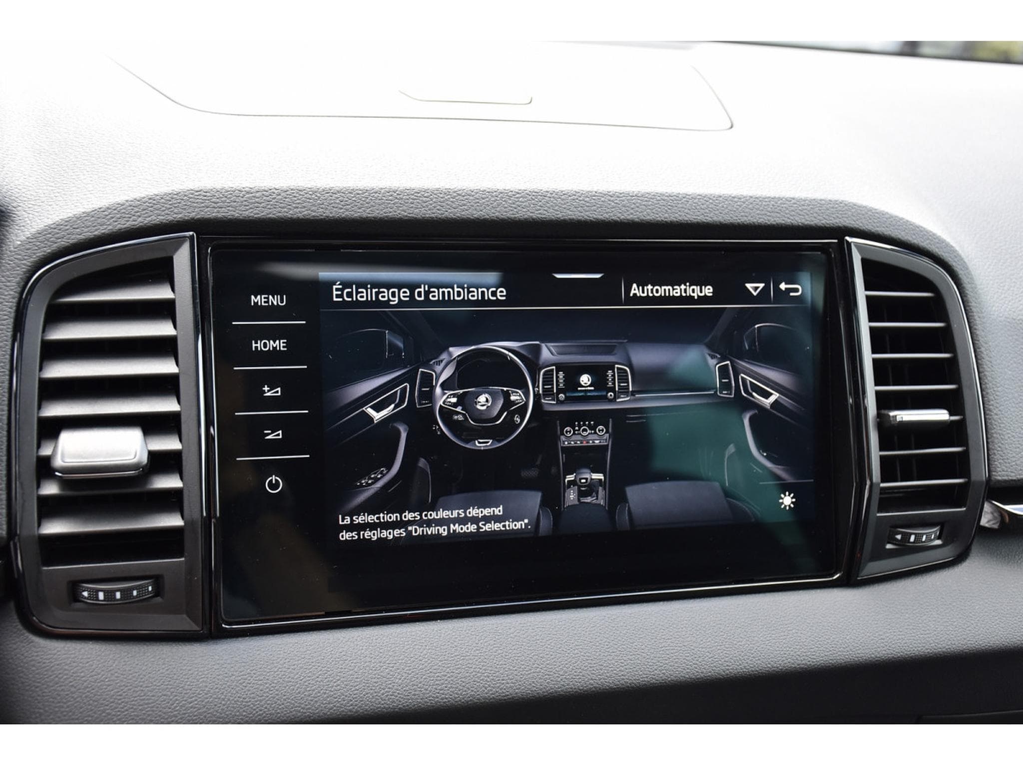 Skoda Karoq 2.0 TDI 4X4 Sportline DSG PANO TRAVEL SIDE ATT RMQ KEYLESS (2024) - Photo 13