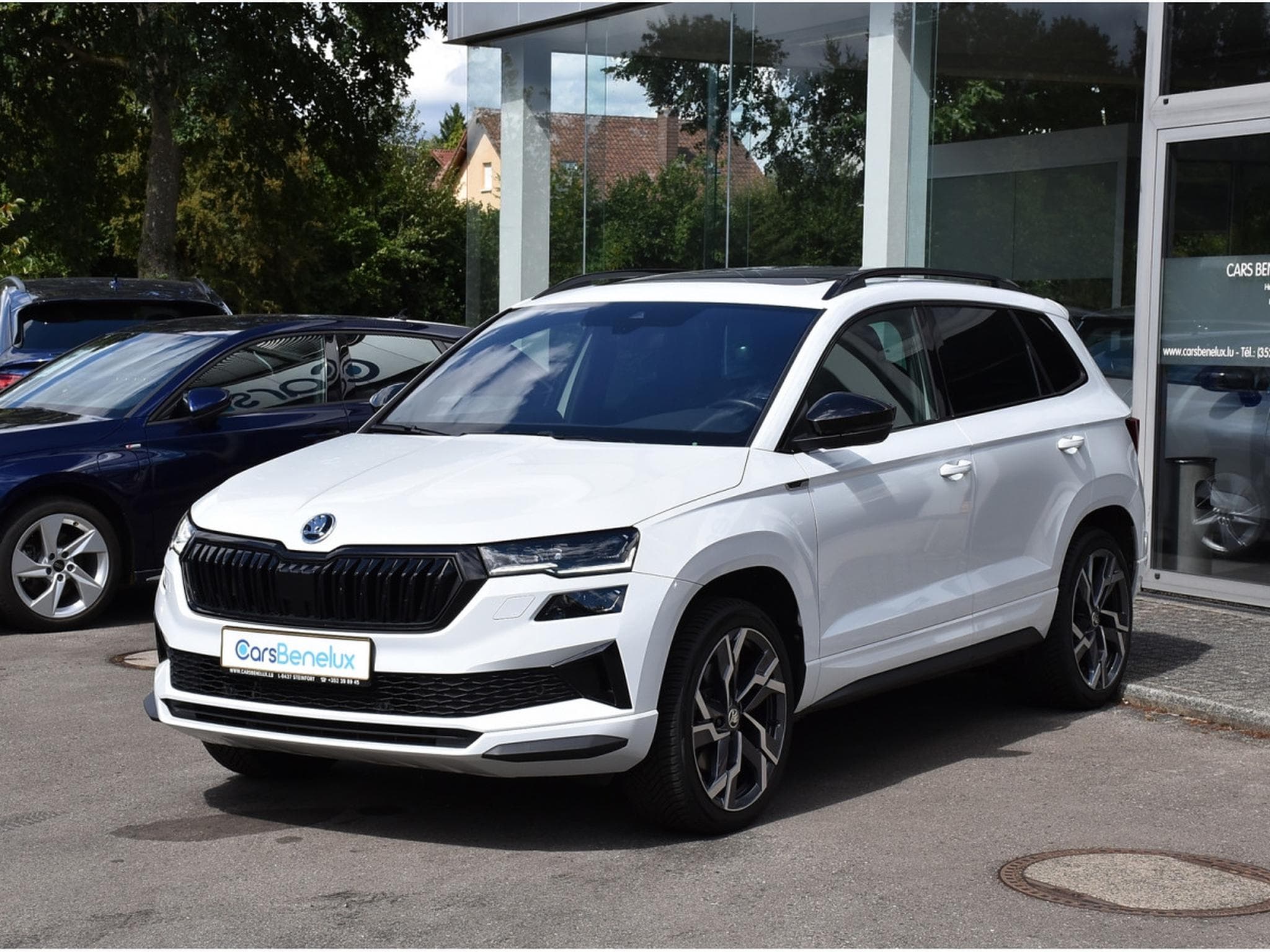 Skoda Karoq 2.0 TDI 4X4 Sportline DSG PANO TRAVEL SIDE ATT RMQ KEYLESS (2024) - Photo 2