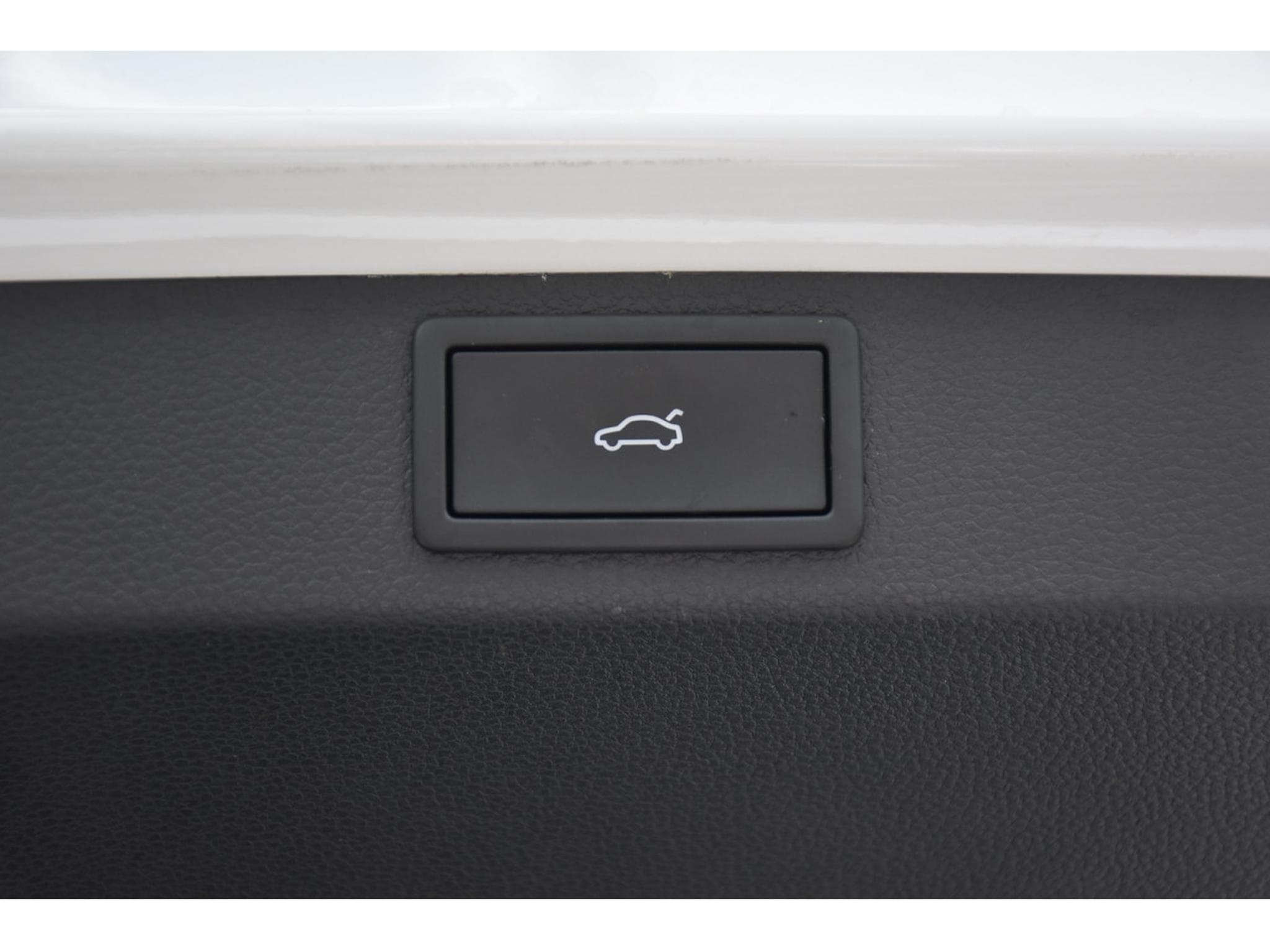 Skoda Karoq 2.0 TDI 4X4 Sportline DSG PANO TRAVEL SIDE ATT RMQ KEYLESS (2024) - Photo 21
