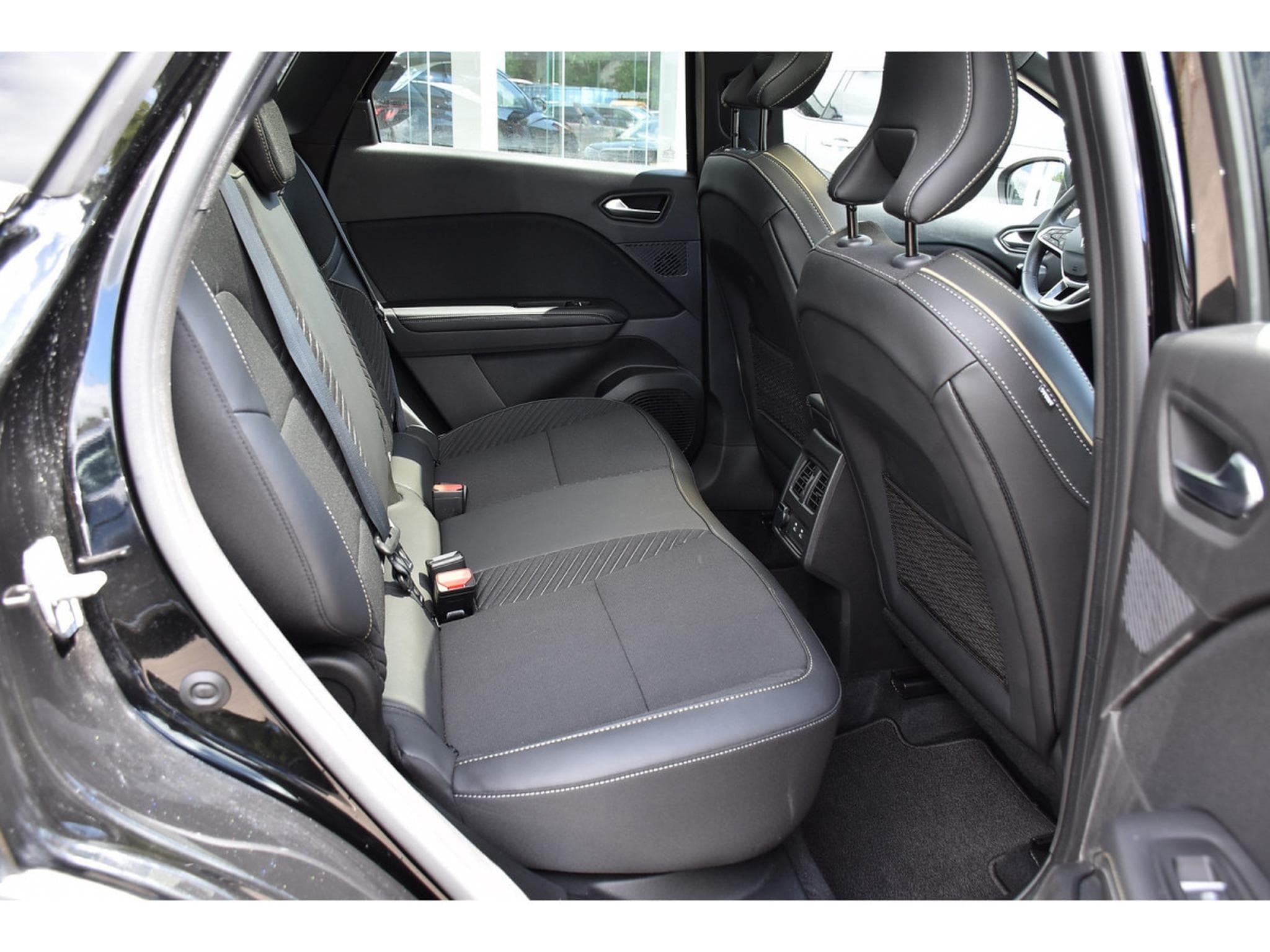 Renault Symbioz 1.6 E-TECH HEV Iconic EDC PANO HARMAN CAM360 1° MAIN (2025) - Photo 8