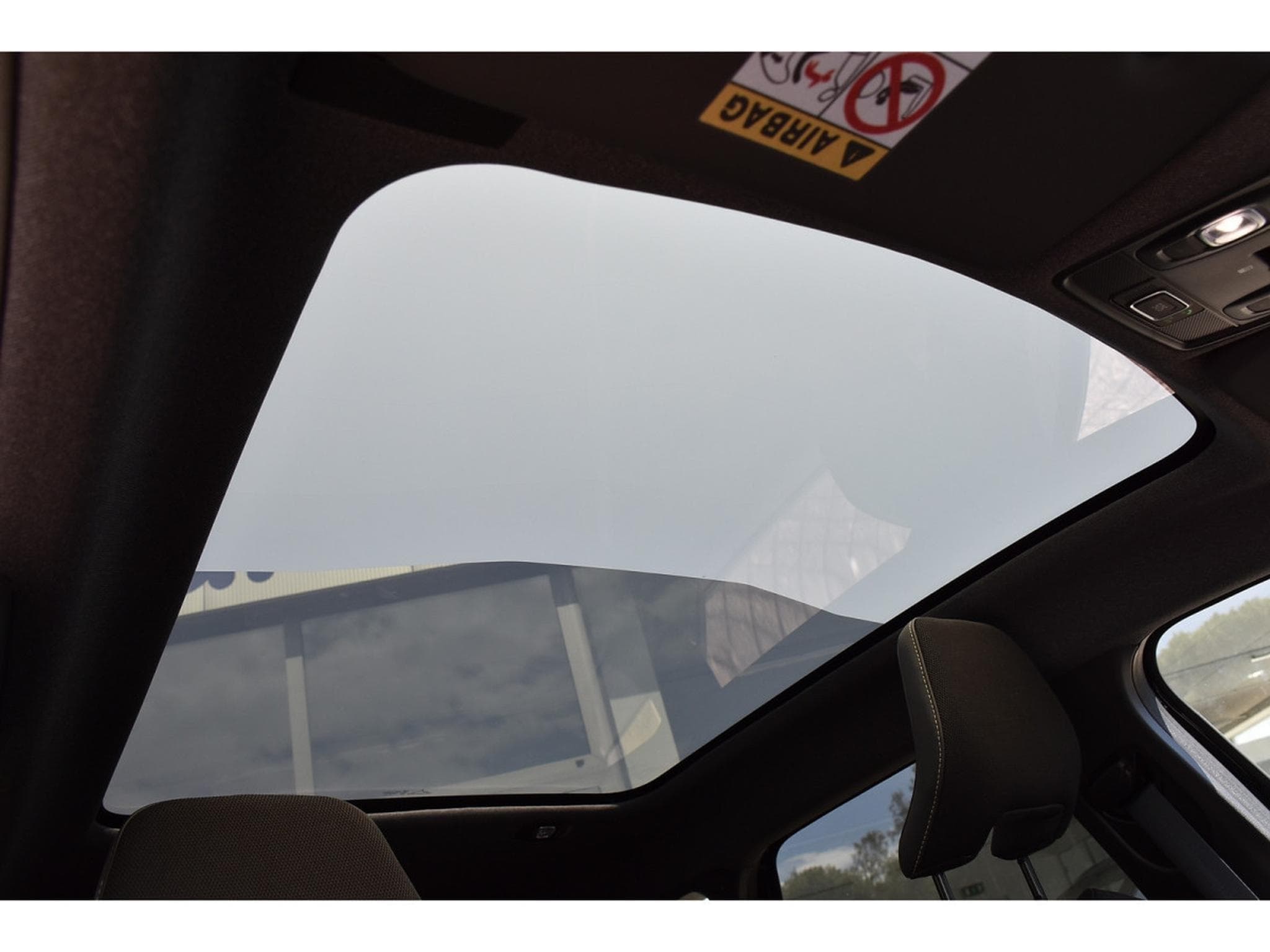 Renault Symbioz 1.6 E-TECH HEV Iconic EDC PANO HARMAN CAM360 1° MAIN (2025) - Photo 9