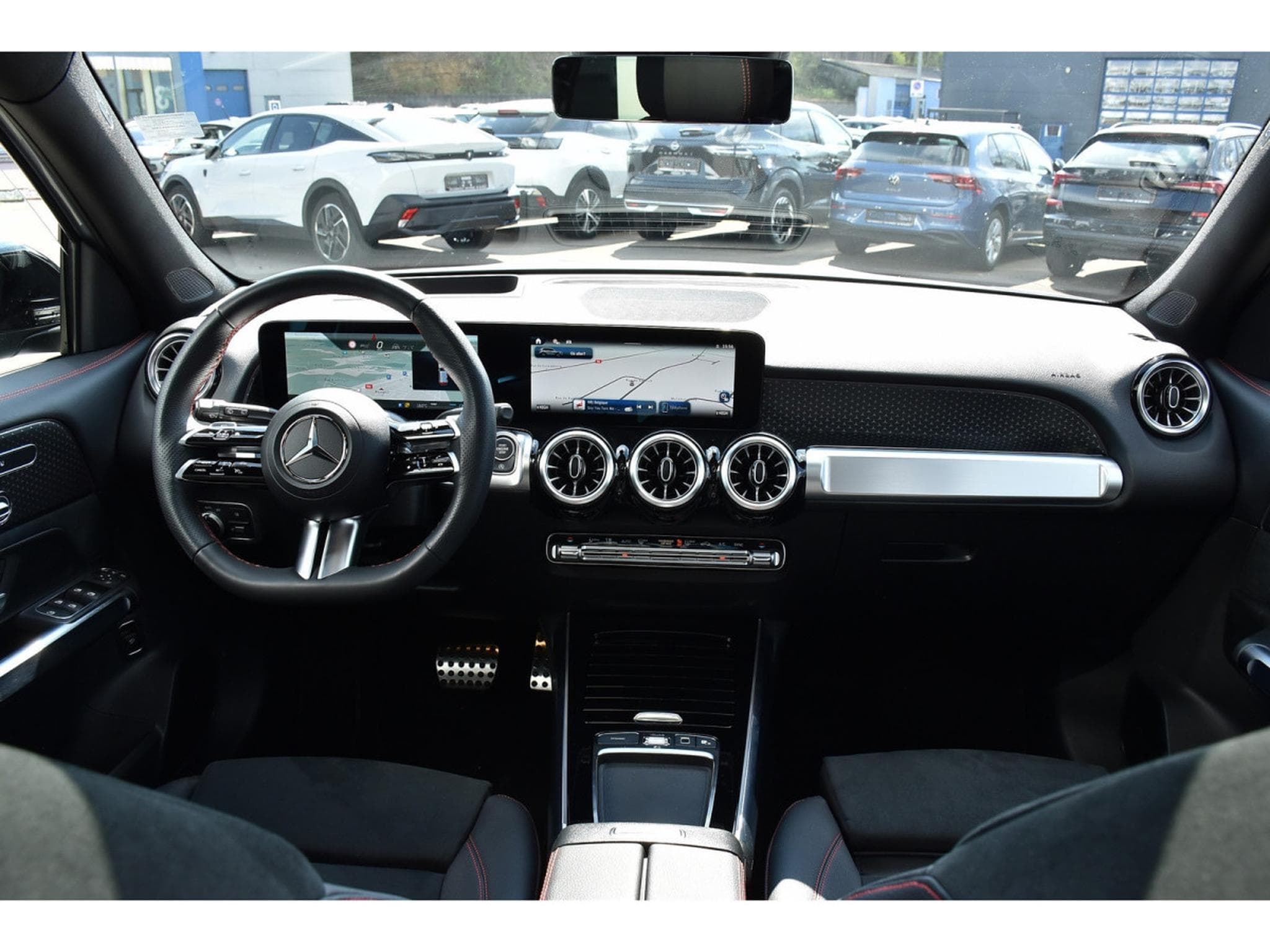 Mercedes GLB 220 4Matic AMG Line 8G-DCT  7 PL. MEMO PANO NIGHT ACC CAM360 1°M (2025) - Photo 11