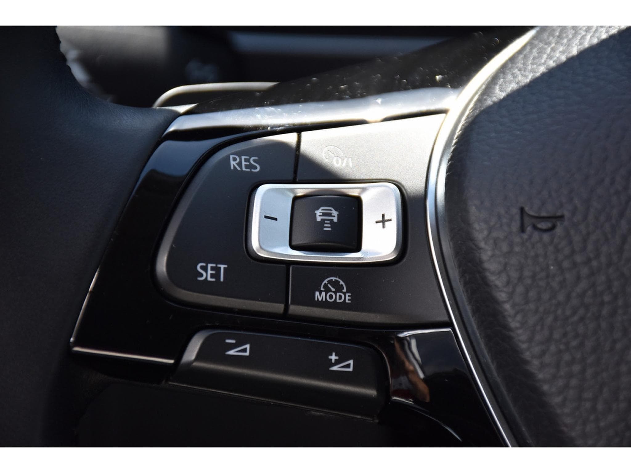 VW Tiguan 2.0 TSI 4Motion Highline DSG ACC LANE GPS CAM PARK 1° MAIN (2018) - Photo 20