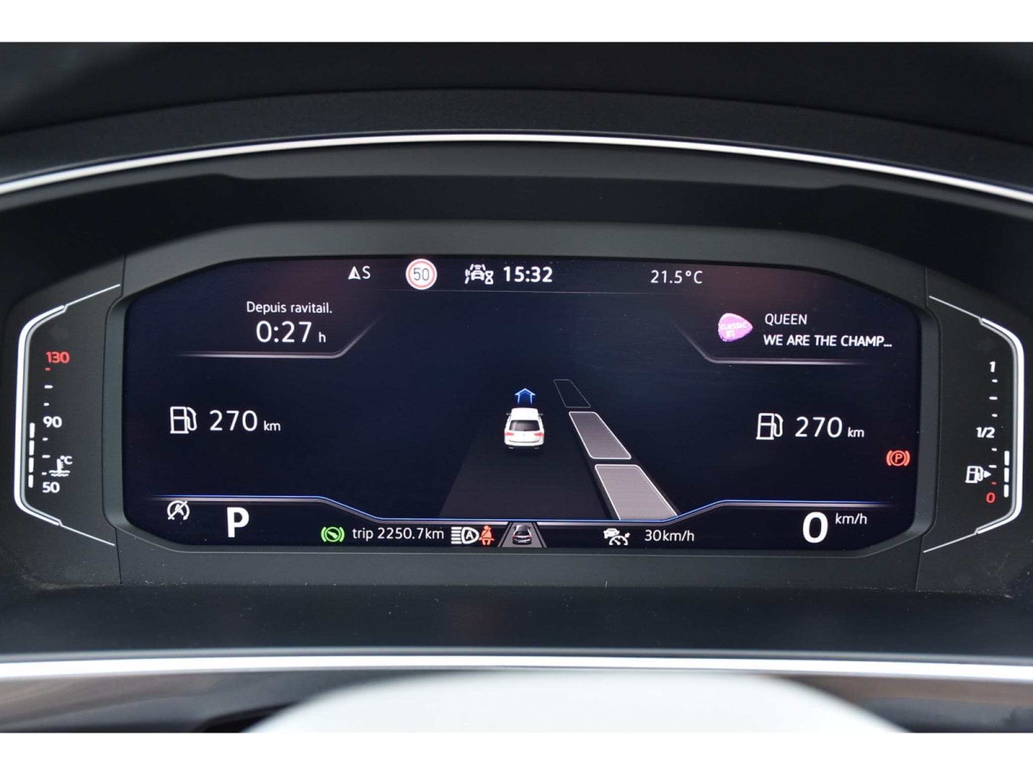 VW Tiguan 1.5 TSI URBAN SPORT DSG ACC BLIS HUD H&K ATT RMQ 1° MAIN (2022) - Photo 12