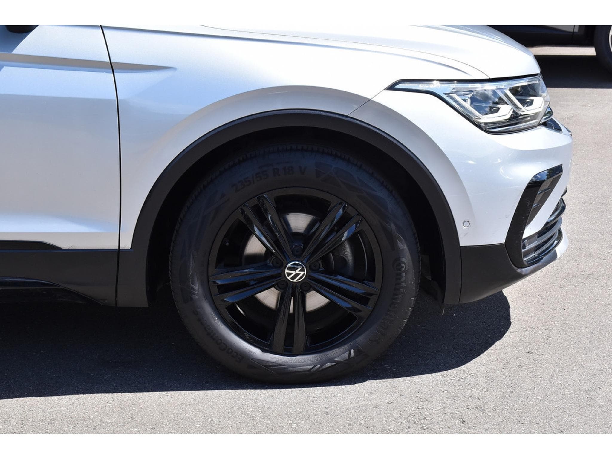 VW Tiguan 1.5 TSI URBAN SPORT DSG ACC BLIS HUD H&K ATT RMQ 1° MAIN (2022) - Photo 5