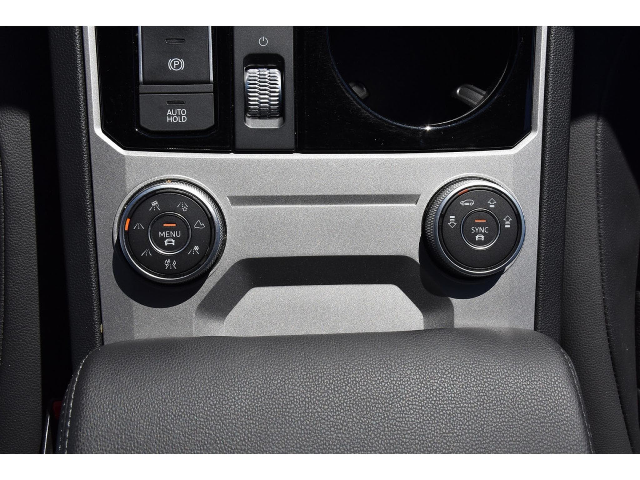 VW Touareg 3.0 TSI eHybrid PHEV 4Motion Elegance Tip. SUSP PNEU ATT RMQ (2021) - Photo 16