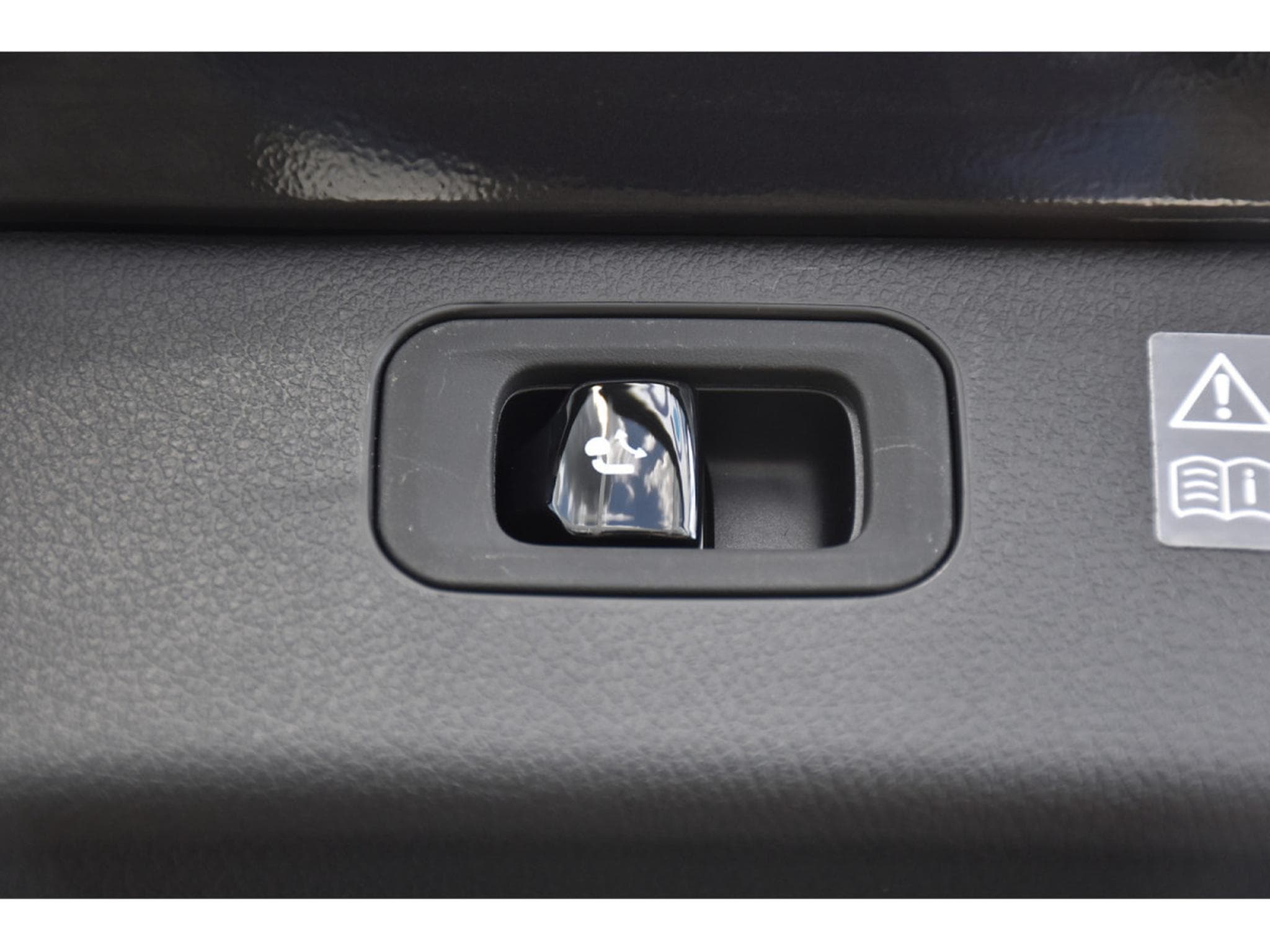 Mercedes C 220 CDI Break 4Matic All Terrain 9G PANO MEMO DISTR ATT RMQ (2025) - Photo 22