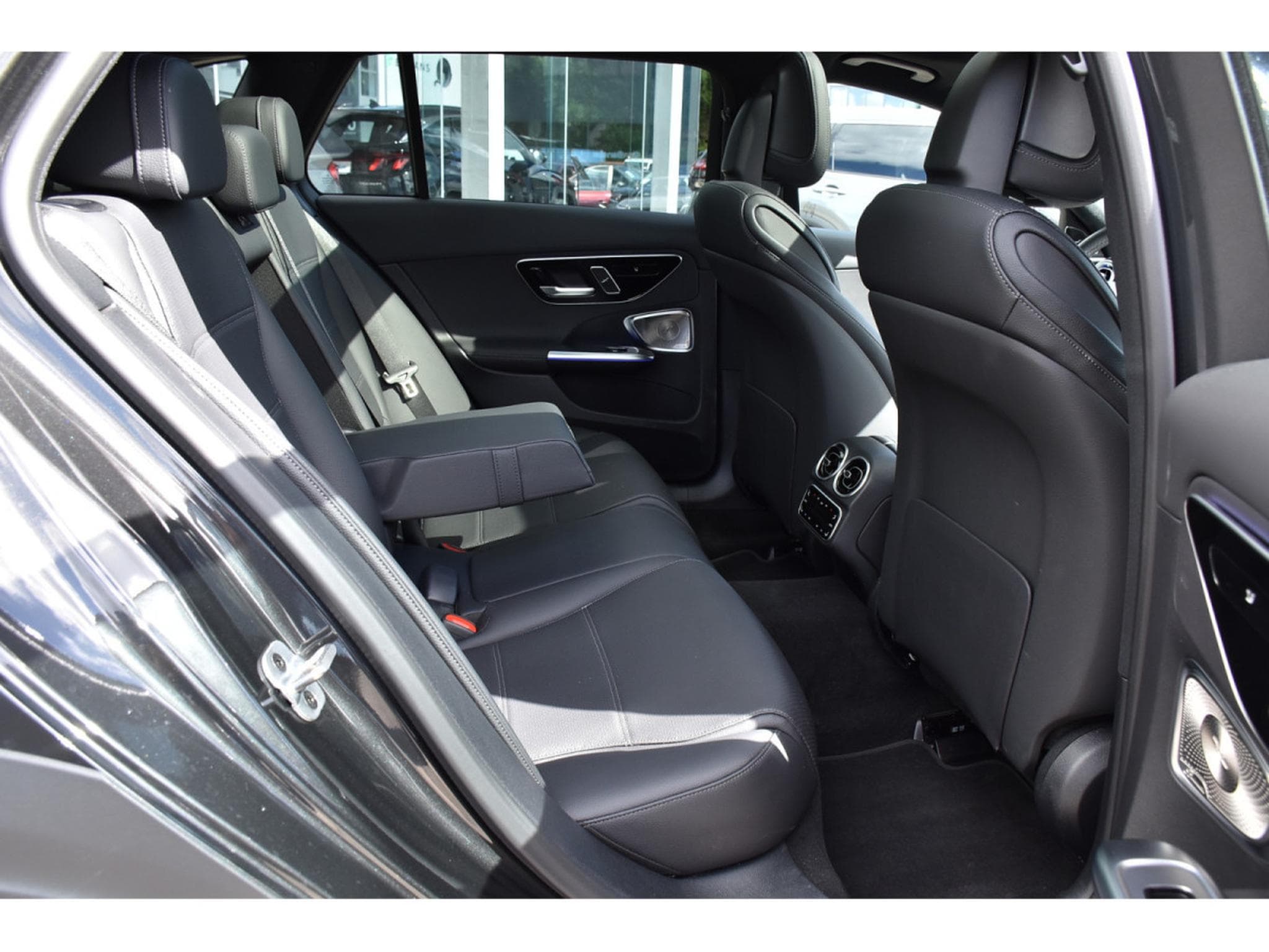 Mercedes C 220 CDI Break 4Matic All Terrain 9G PANO MEMO DISTR ATT RMQ (2025) - Photo 7