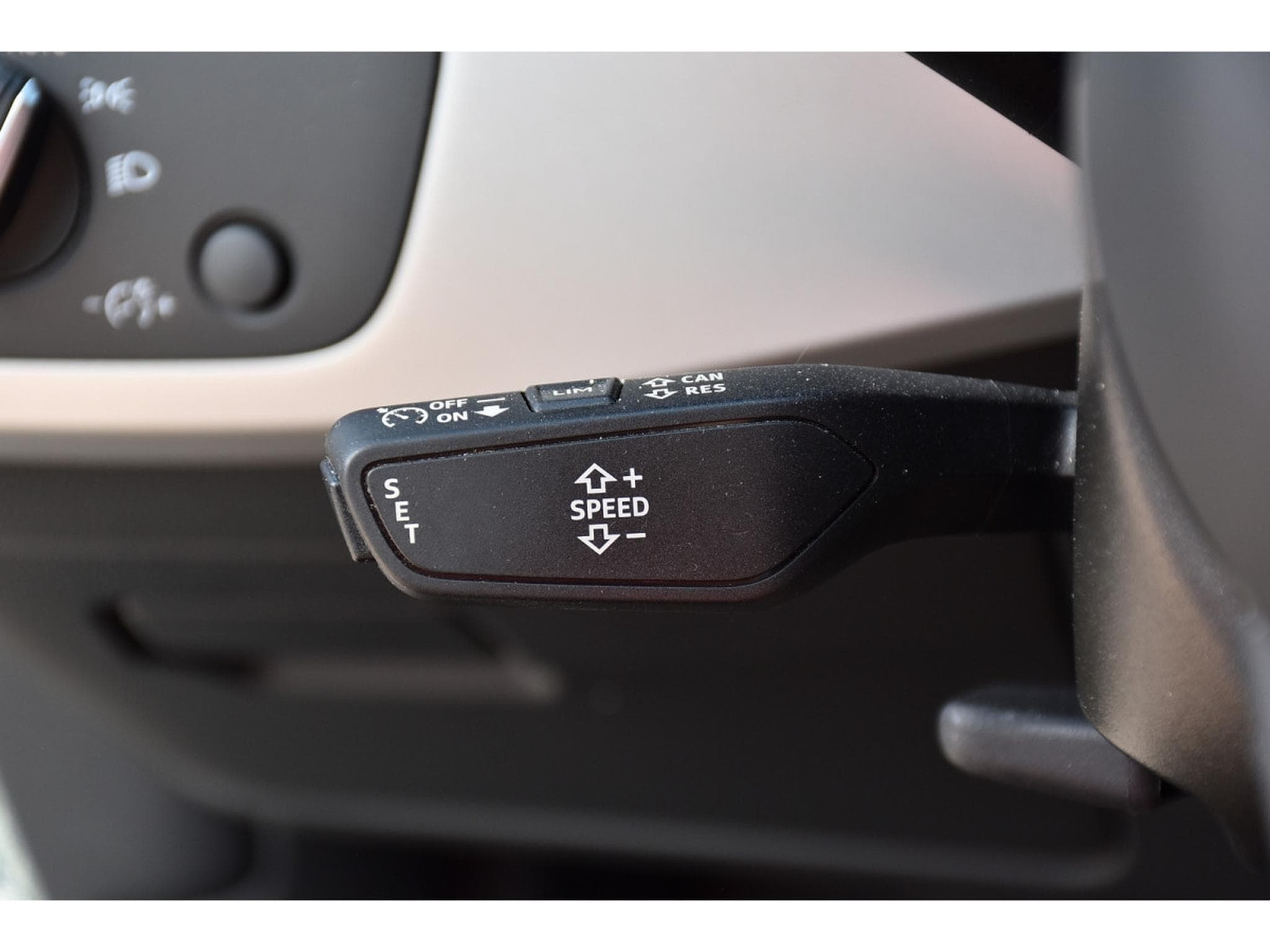 Audi A4 40 TDI Quattro S-Tronic CUIR GPS ATT RMQ CAM 1° MAIN (2022) - Photo 20