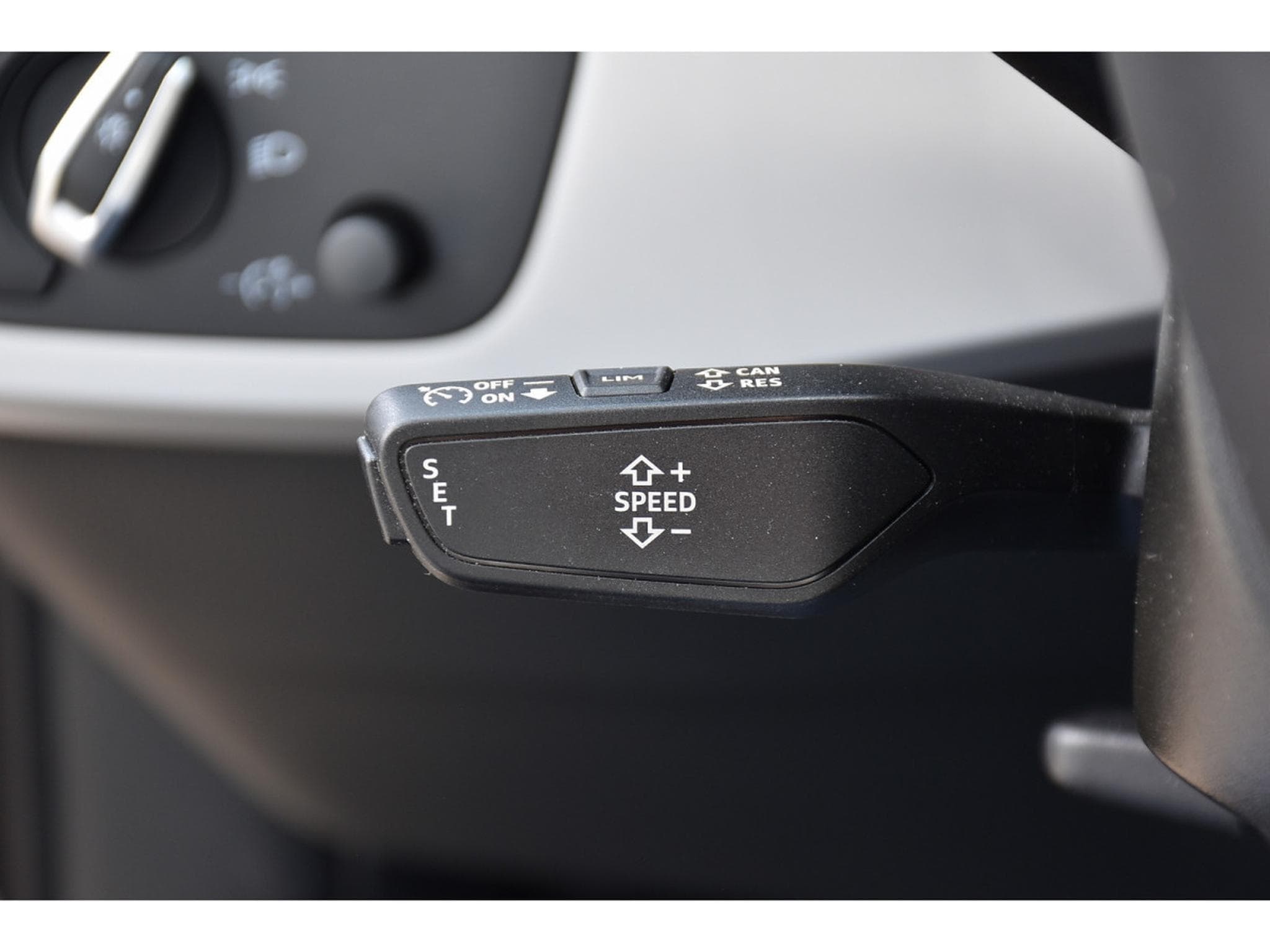 Audi A4 Avant 30 TDI S-Tronic CUIR LANE SIDE GPS CAM 1° MAIN (2022) - Photo 21
